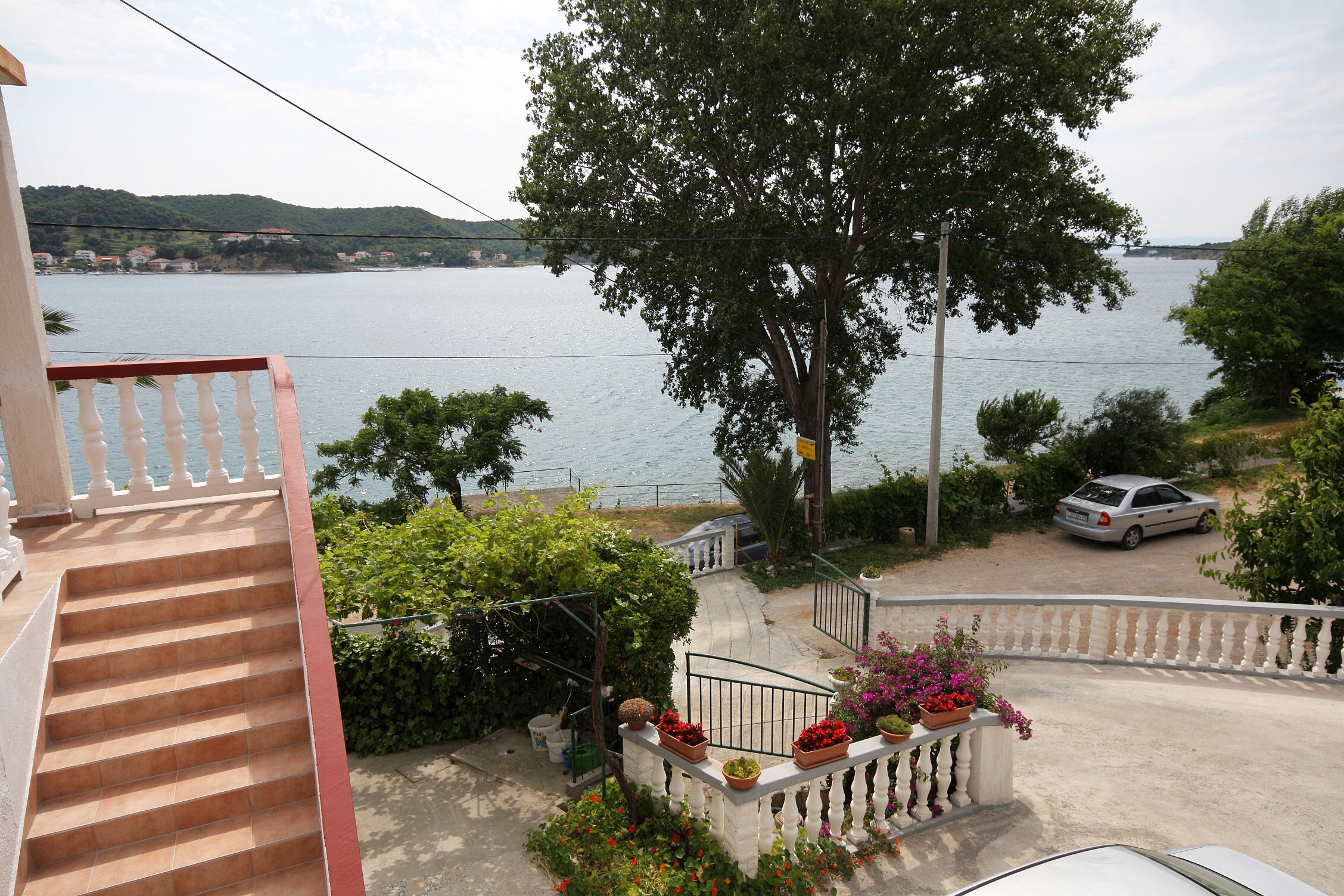 One bedroom apartment near beach Supetarska Draga - Gornja, Rab  A-c