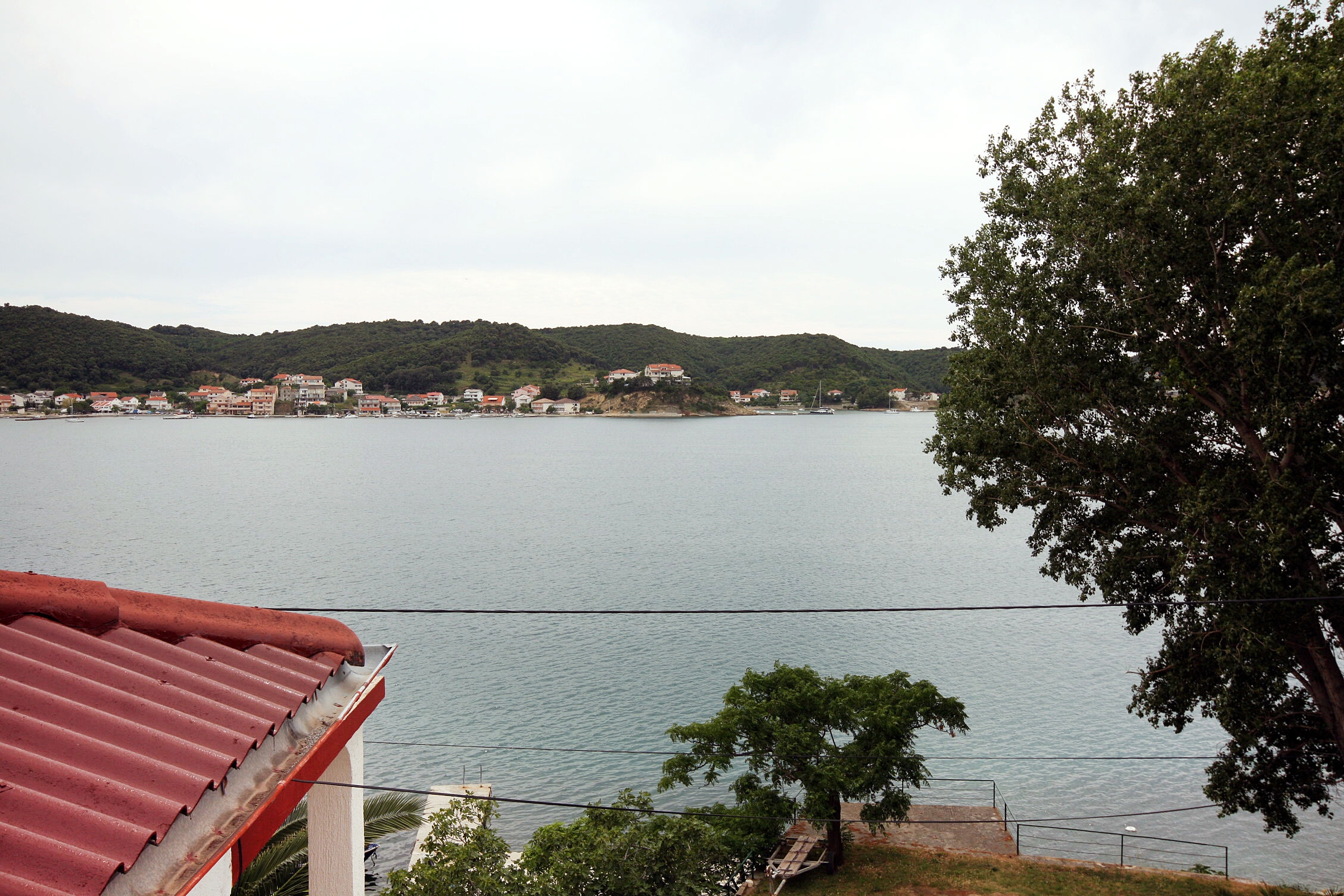 Two bedroom apartment near beach Supetarska Draga - Gornja, Rab  A-d
