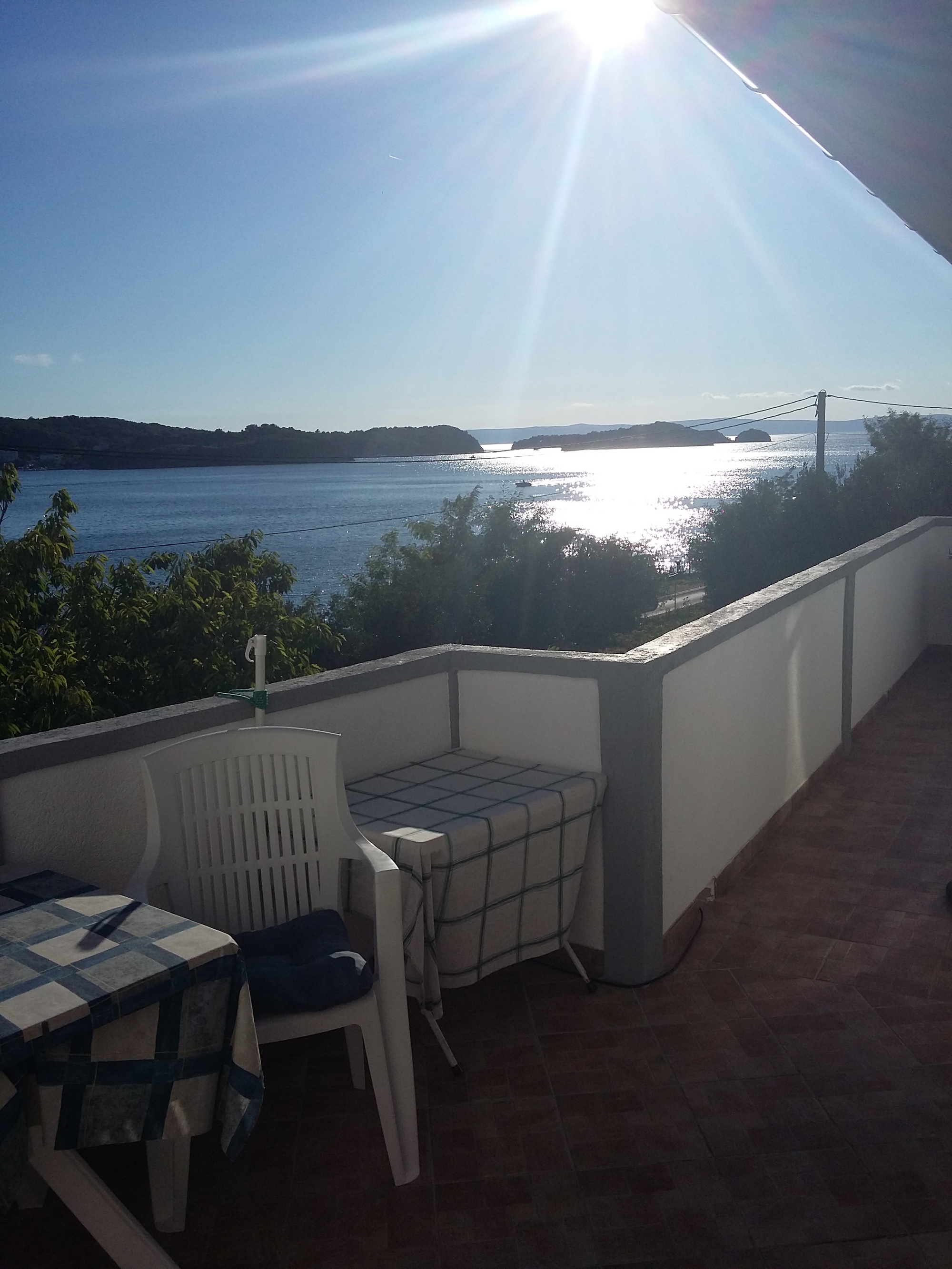 One bedroom apartment near beach Supetarska Draga - Gornja, Rab  A-e