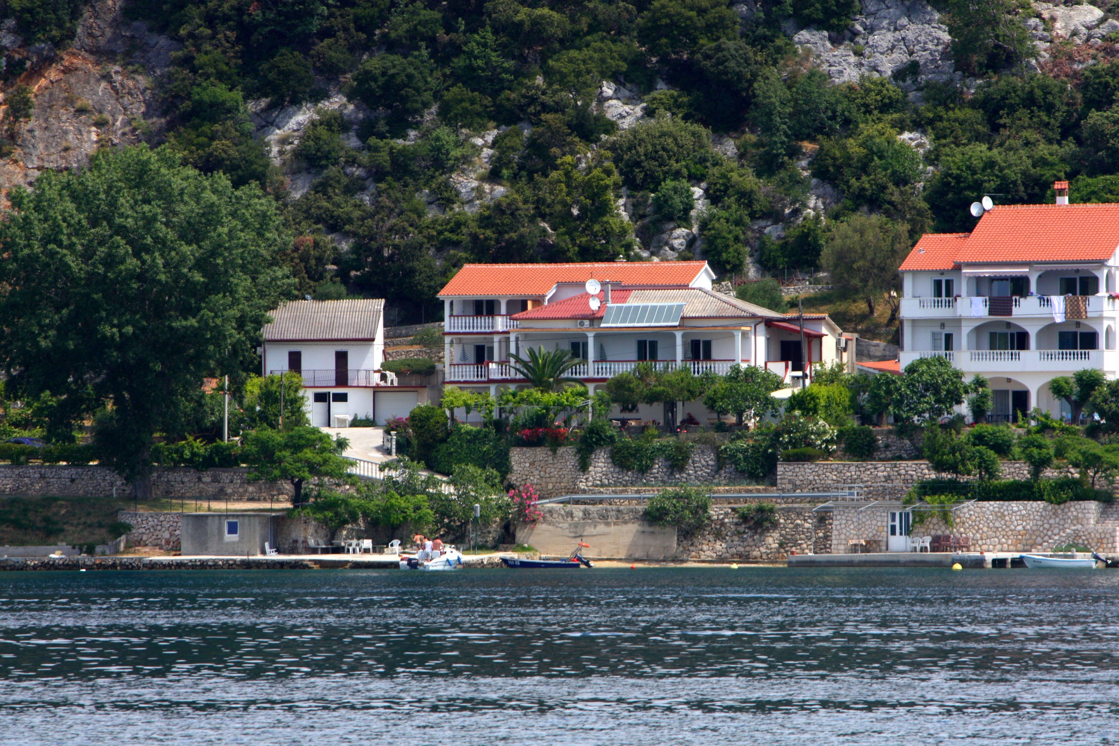 One bedroom apartment near beach Supetarska Draga - Gornja, Rab (A-2016-f) One bedroom apartment near beach Supetarska Draga - Gornja, Rab (A-2016-f)