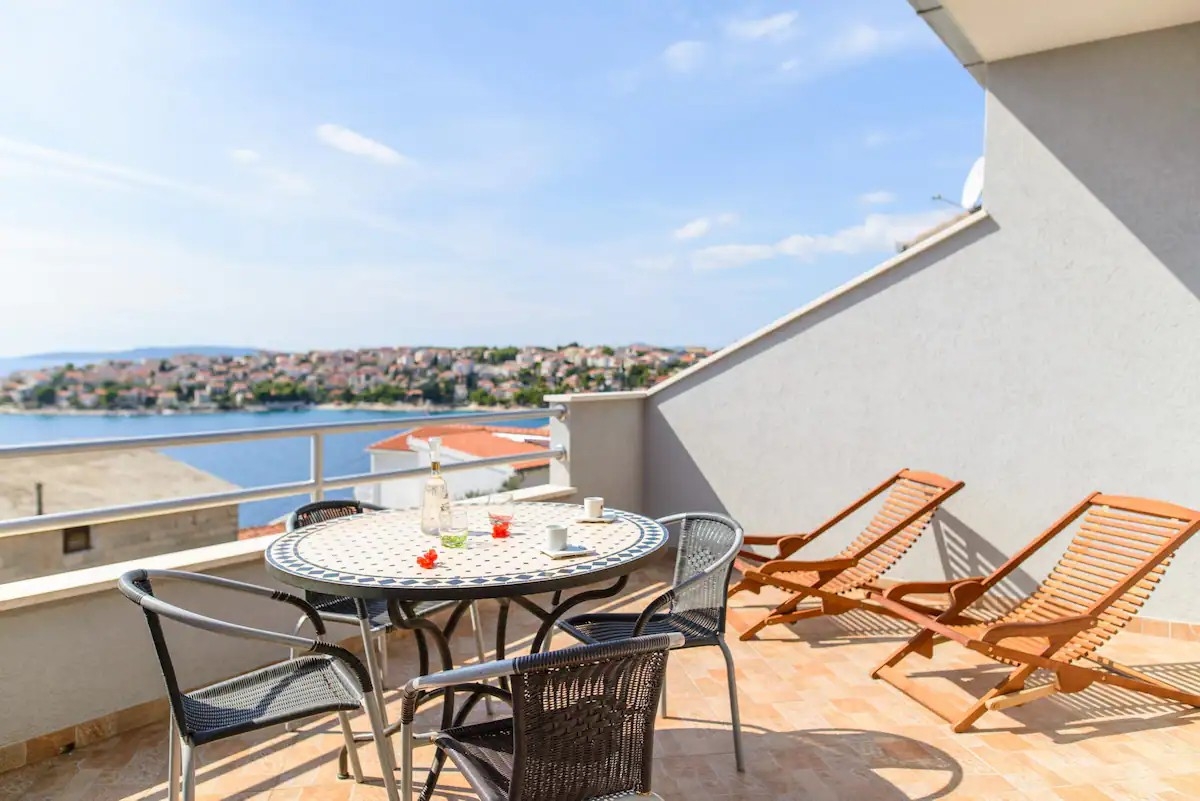 Two bedroom apartment with balcony and sea view Mavarštica, Čiovo  A-b
