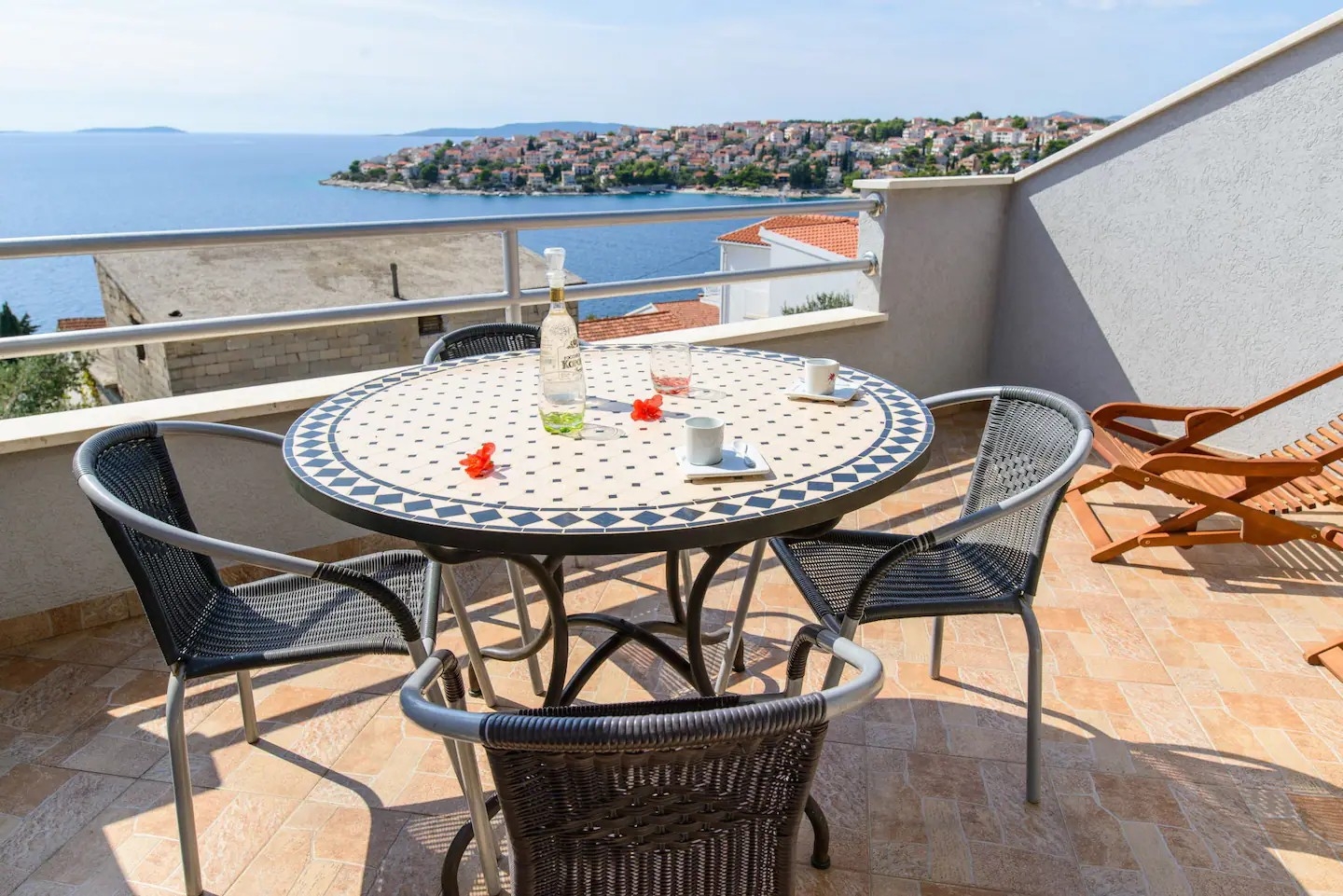 Two bedroom apartment with balcony and sea view Mavarštica, Čiovo  A-b