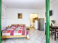 Rogoznica, Спальня в размещении типа studio-apartment, доступный кондиционер и WiFi.