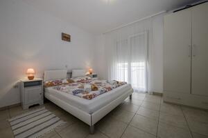 Apartments with a parking space Lopar, Rab - 20169