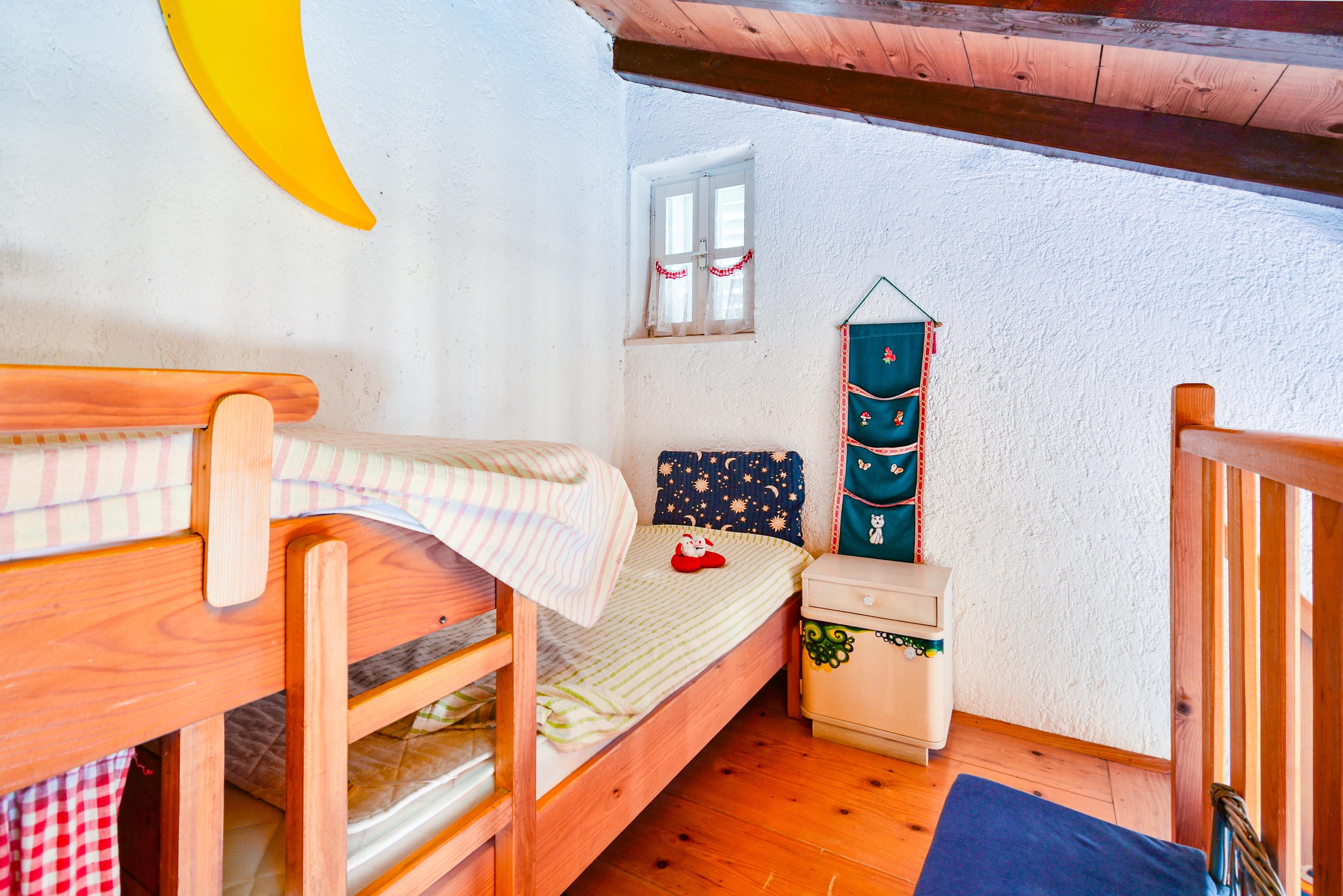Two bedroom apartment with terrace Barbat, Rab  A-a