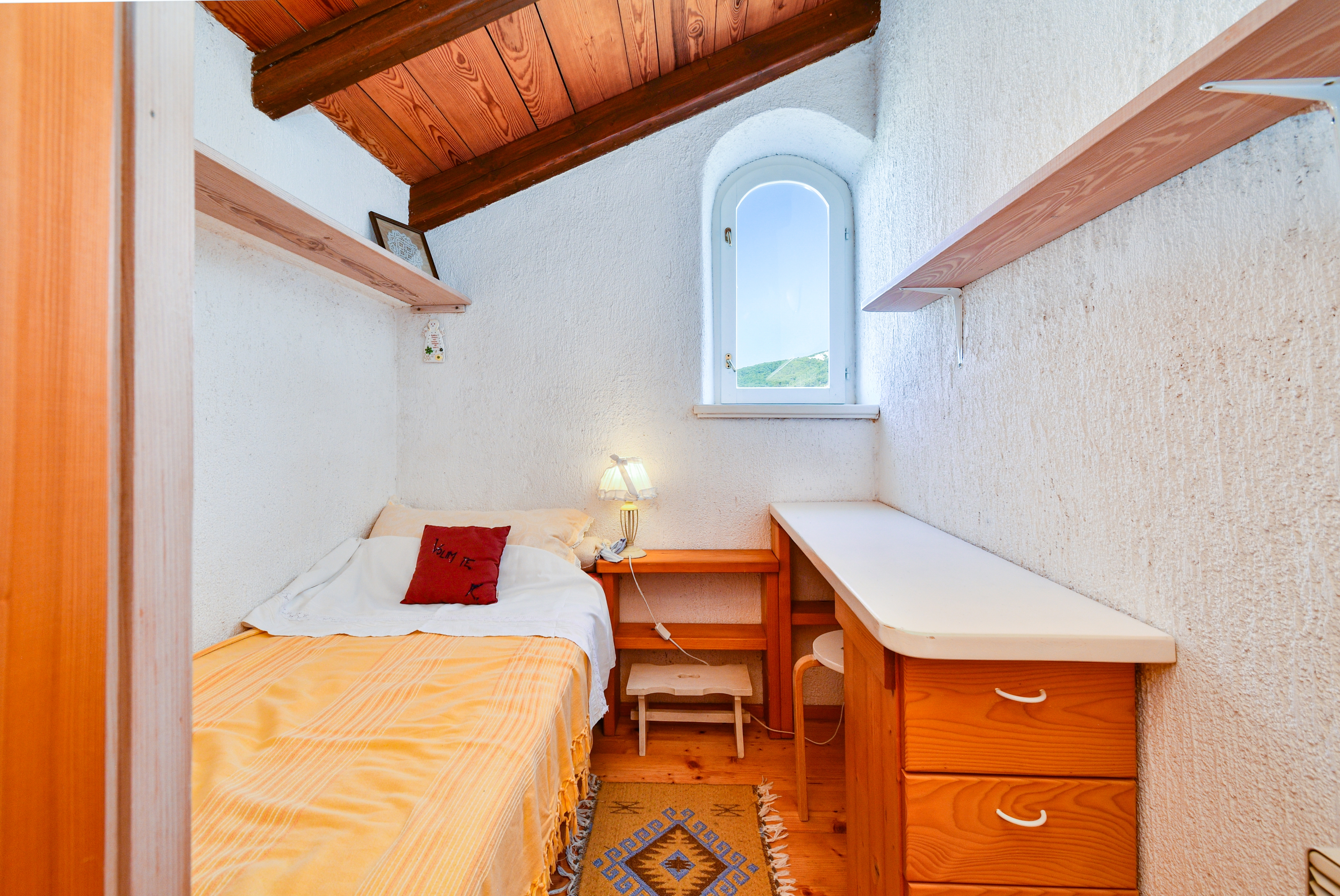 Two bedroom apartment with terrace Barbat, Rab  A-b