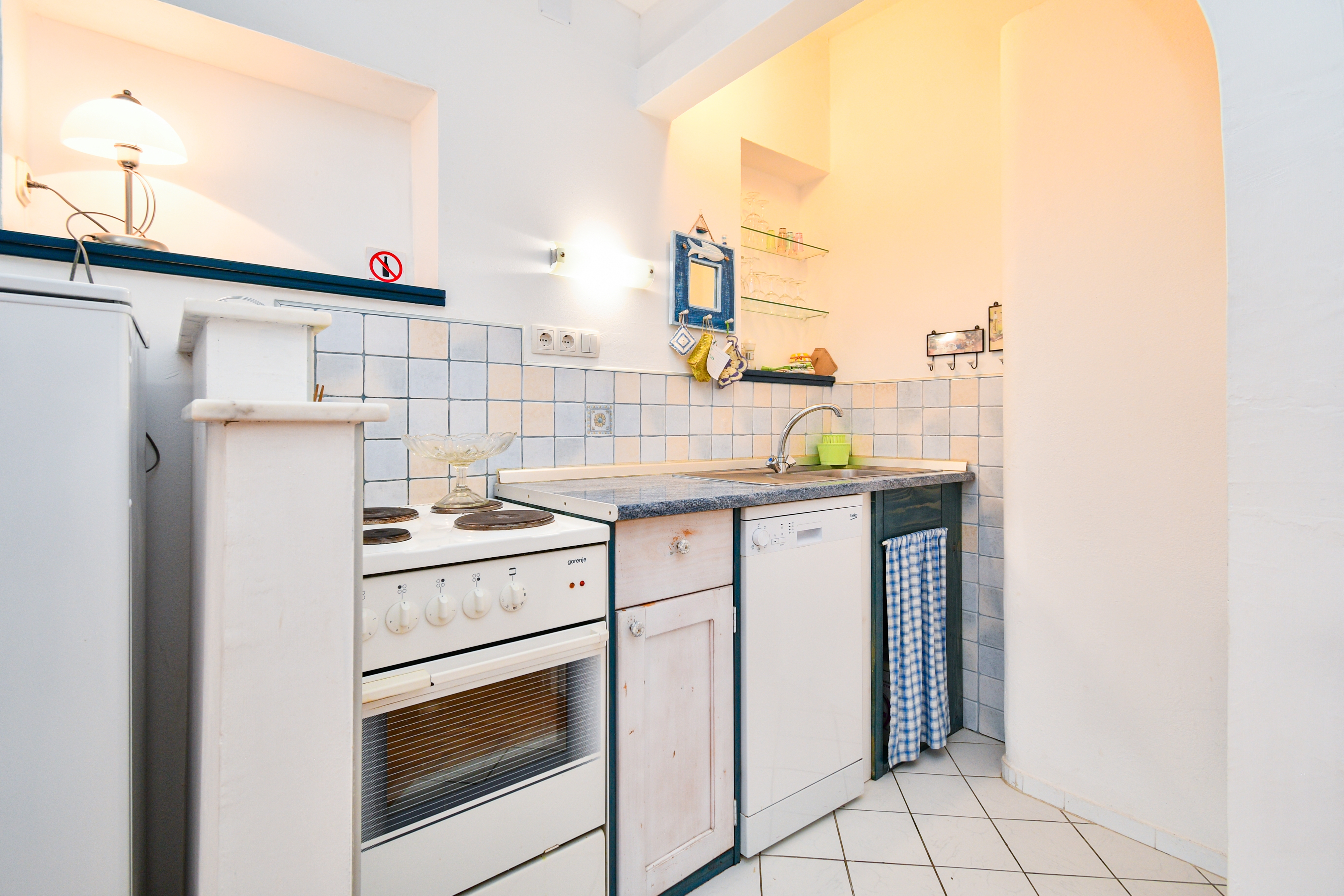 Two bedroom apartment with terrace Barbat, Rab  A-c