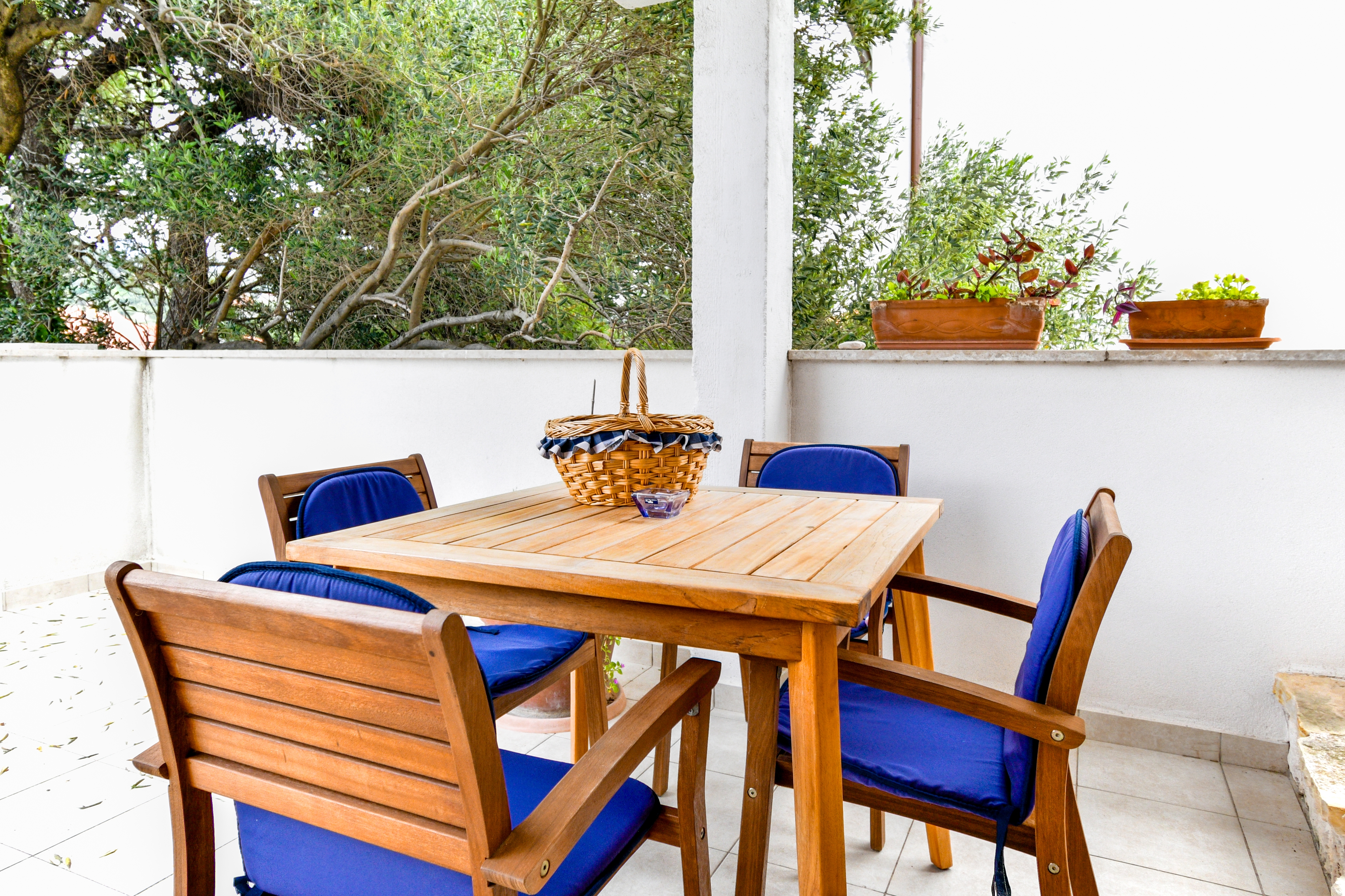 Two bedroom apartment with terrace Barbat, Rab  A-c