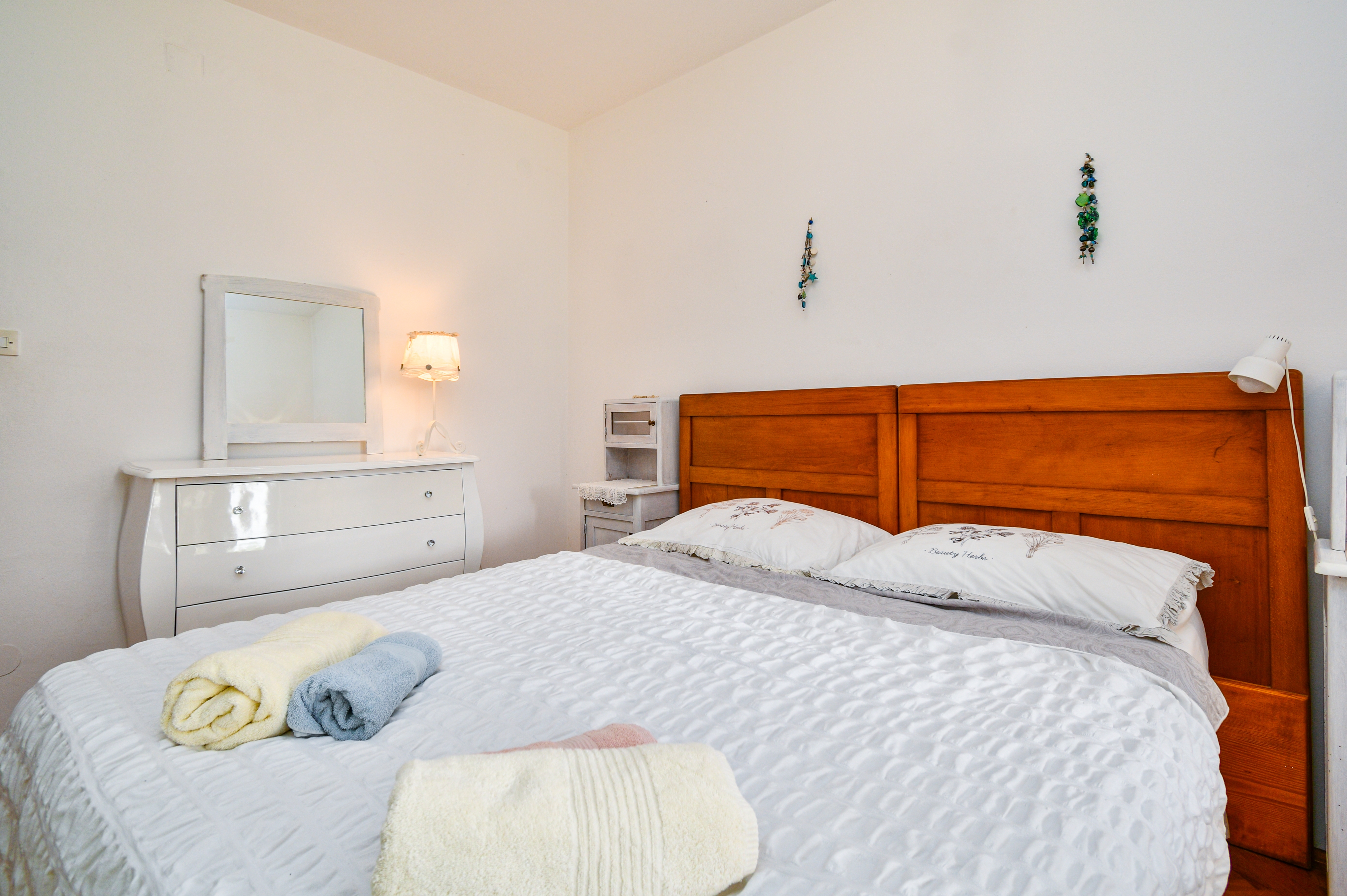 Two bedroom apartment with terrace Barbat, Rab  A-d