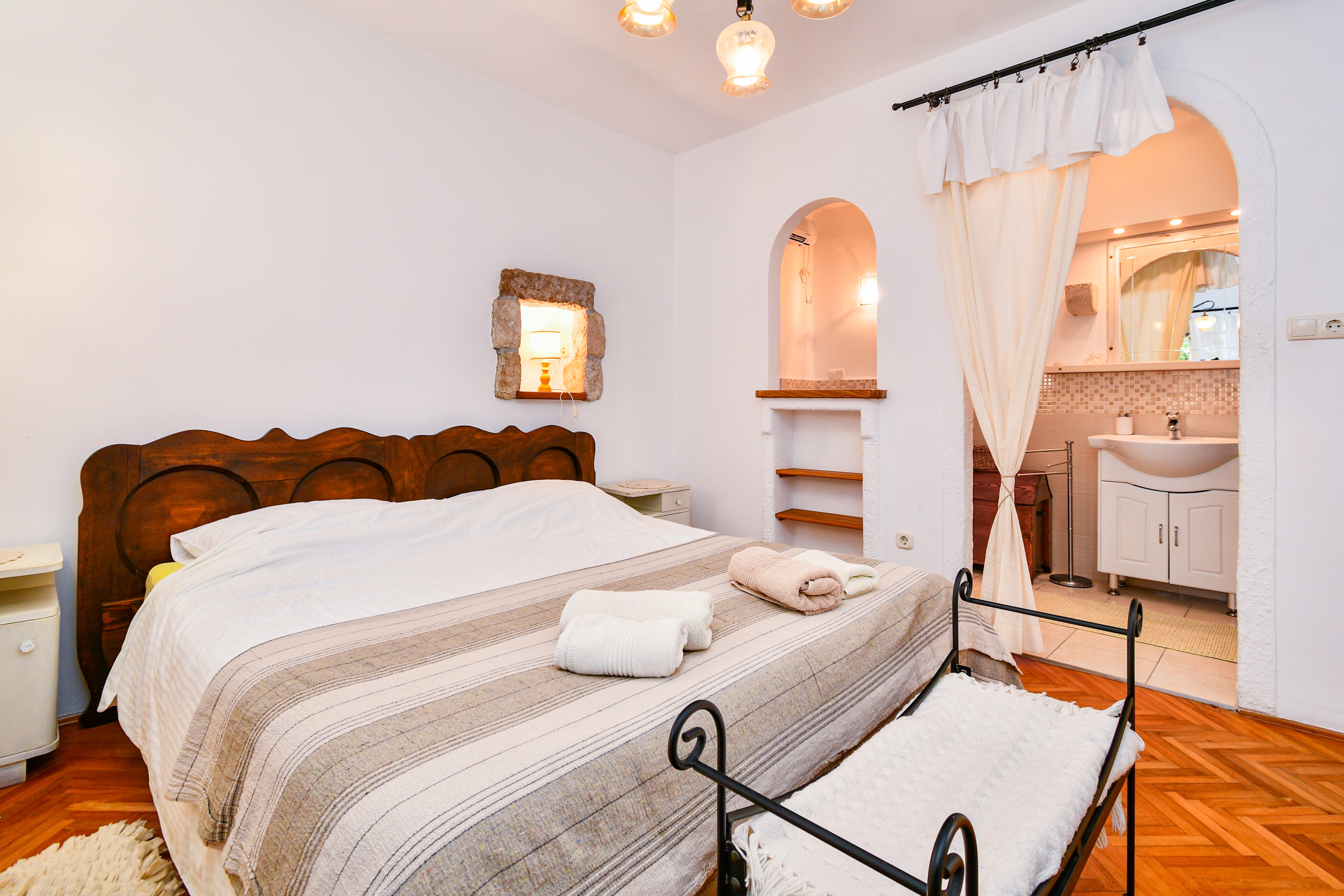 Two bedroom apartment with terrace Barbat, Rab  A-d