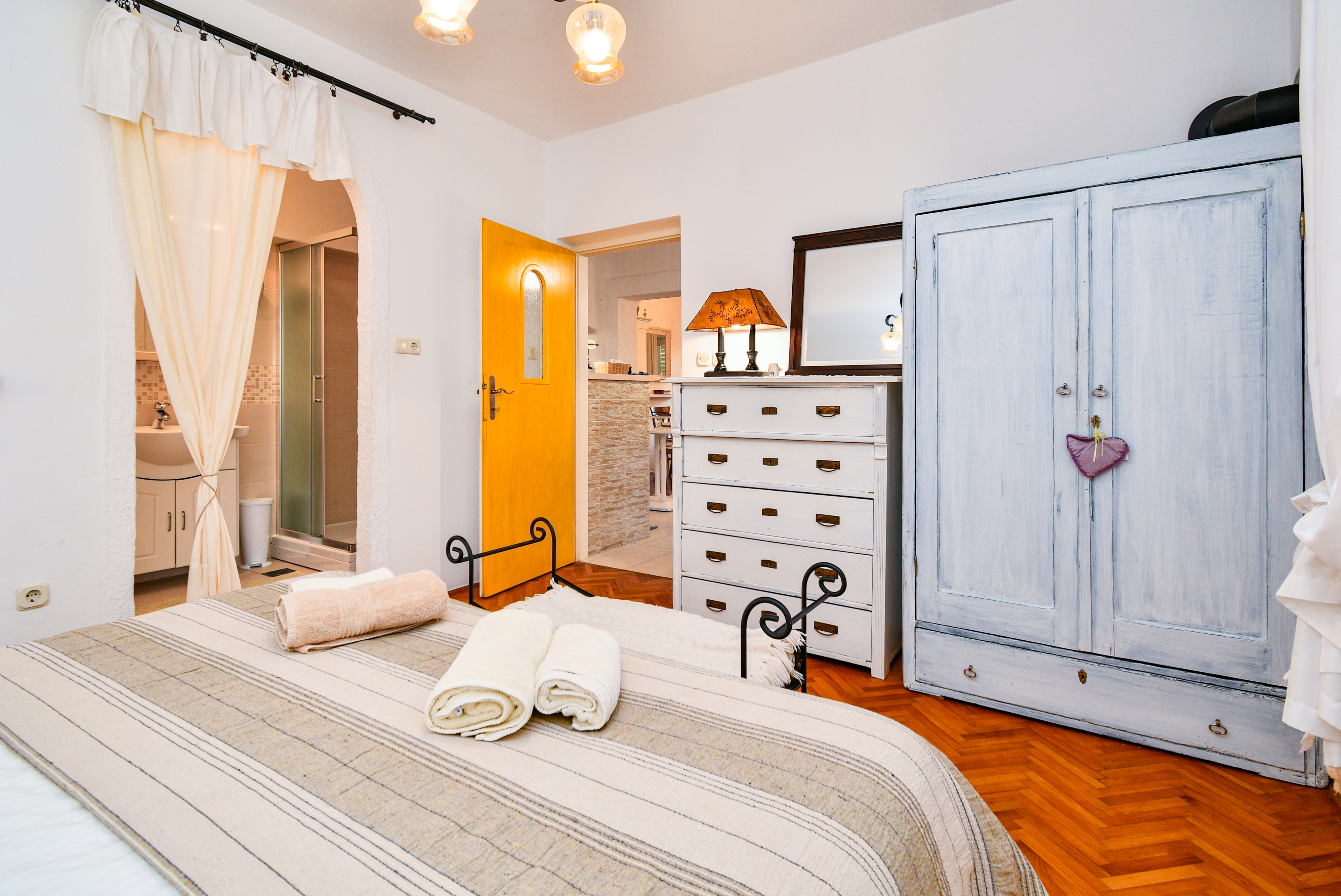 Two bedroom apartment with terrace Barbat, Rab  A-d
