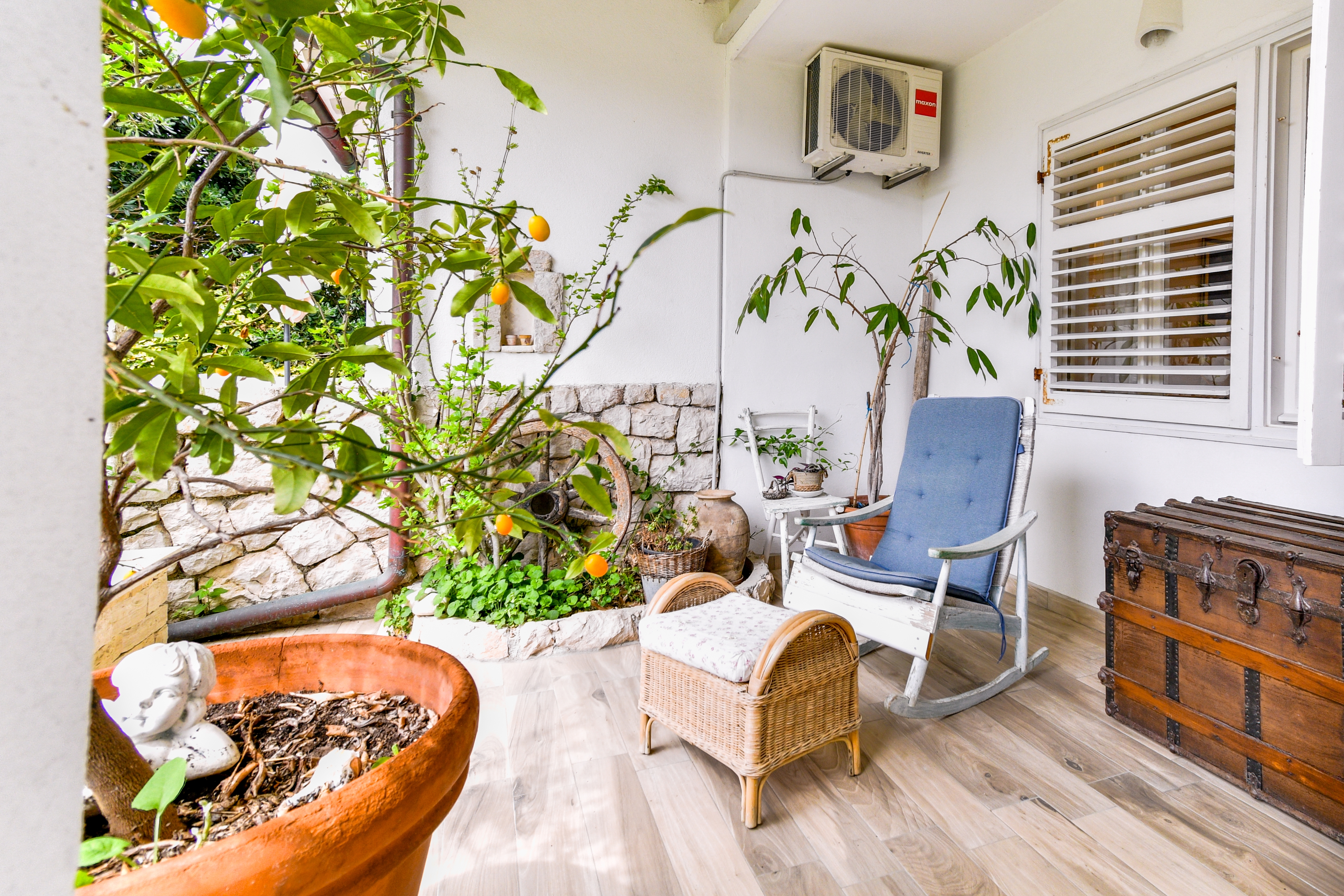 Two bedroom apartment with terrace Barbat, Rab  A-d