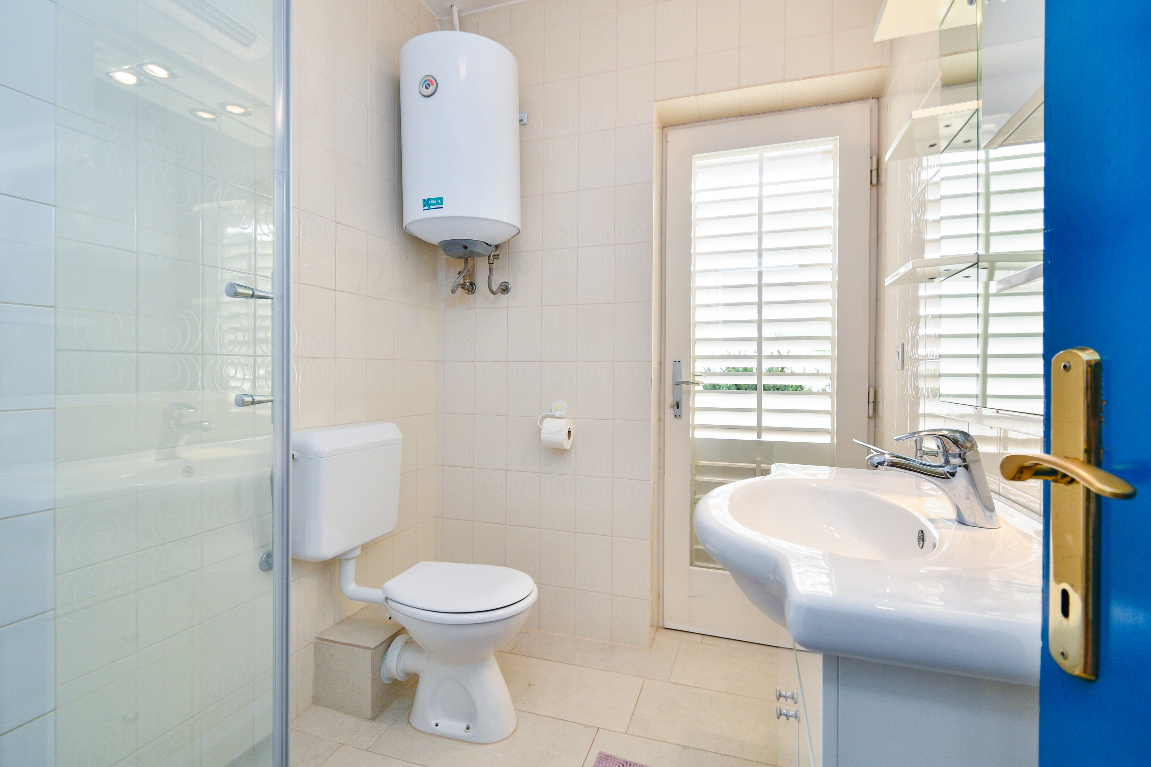 Two bedroom apartment with terrace Barbat, Rab  A-e