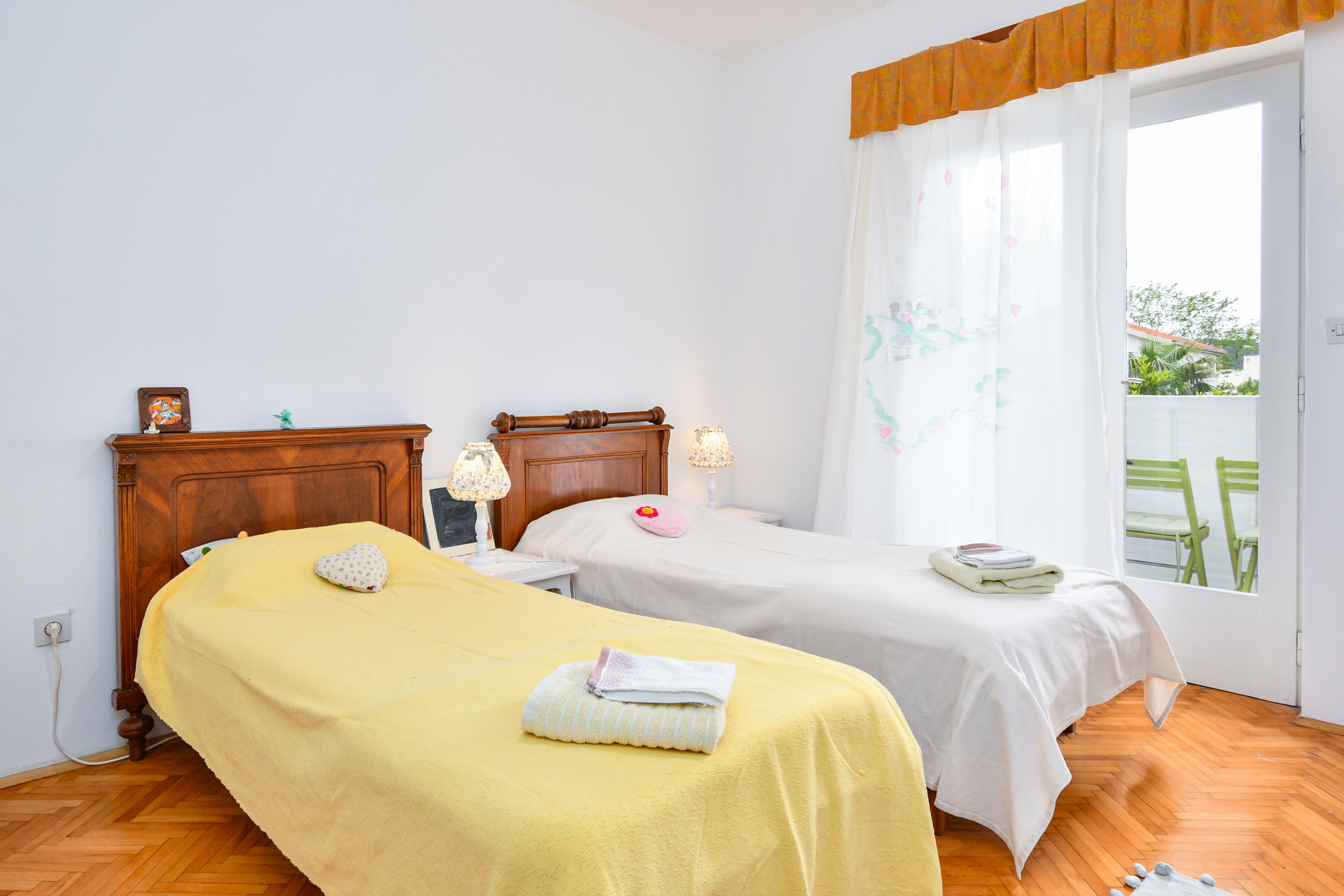 Two bedroom apartment with terrace Barbat, Rab  A-e