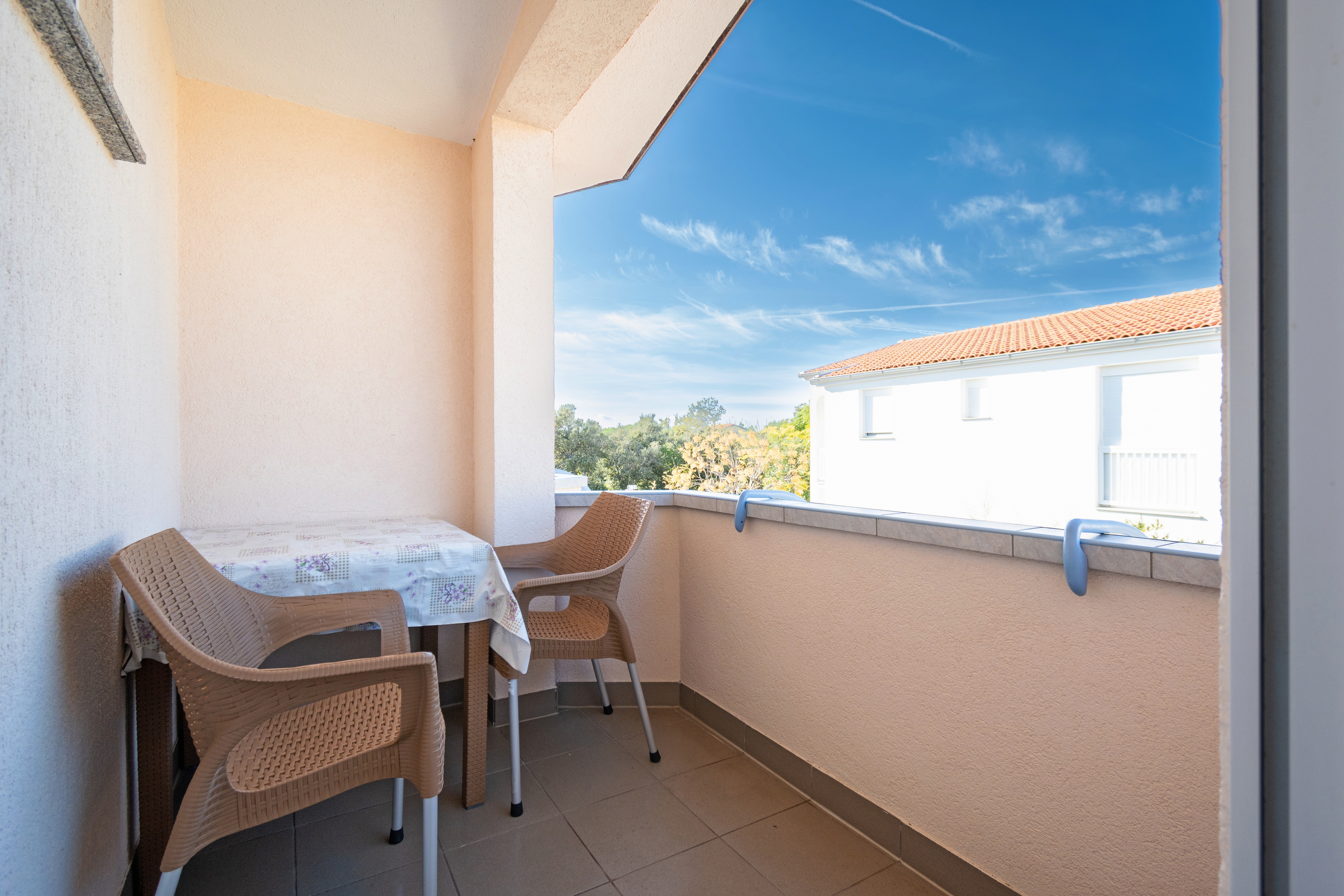 Studio flat with balcony Vir  AS-a