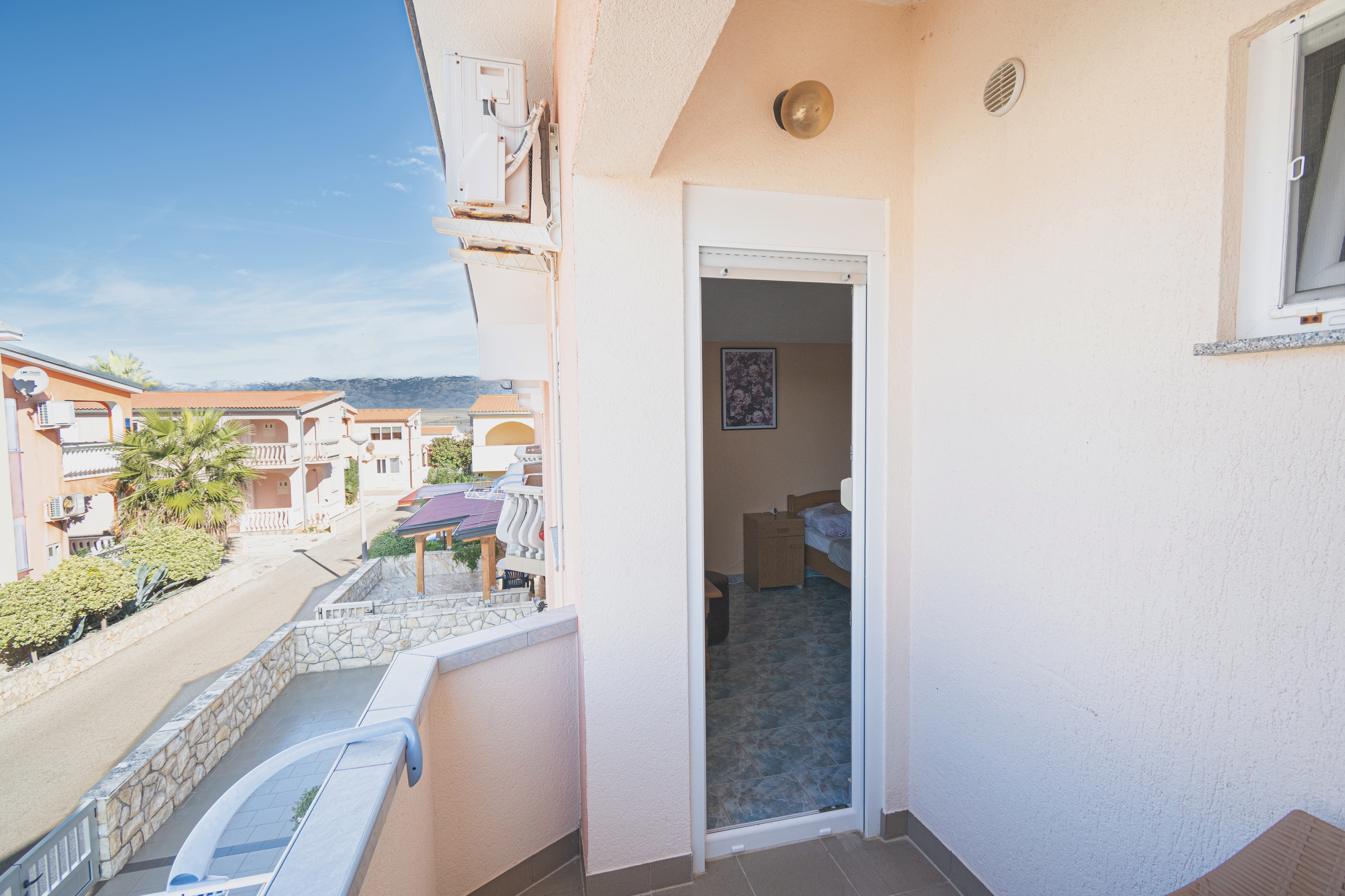 Studio flat with balcony Vir  AS-a