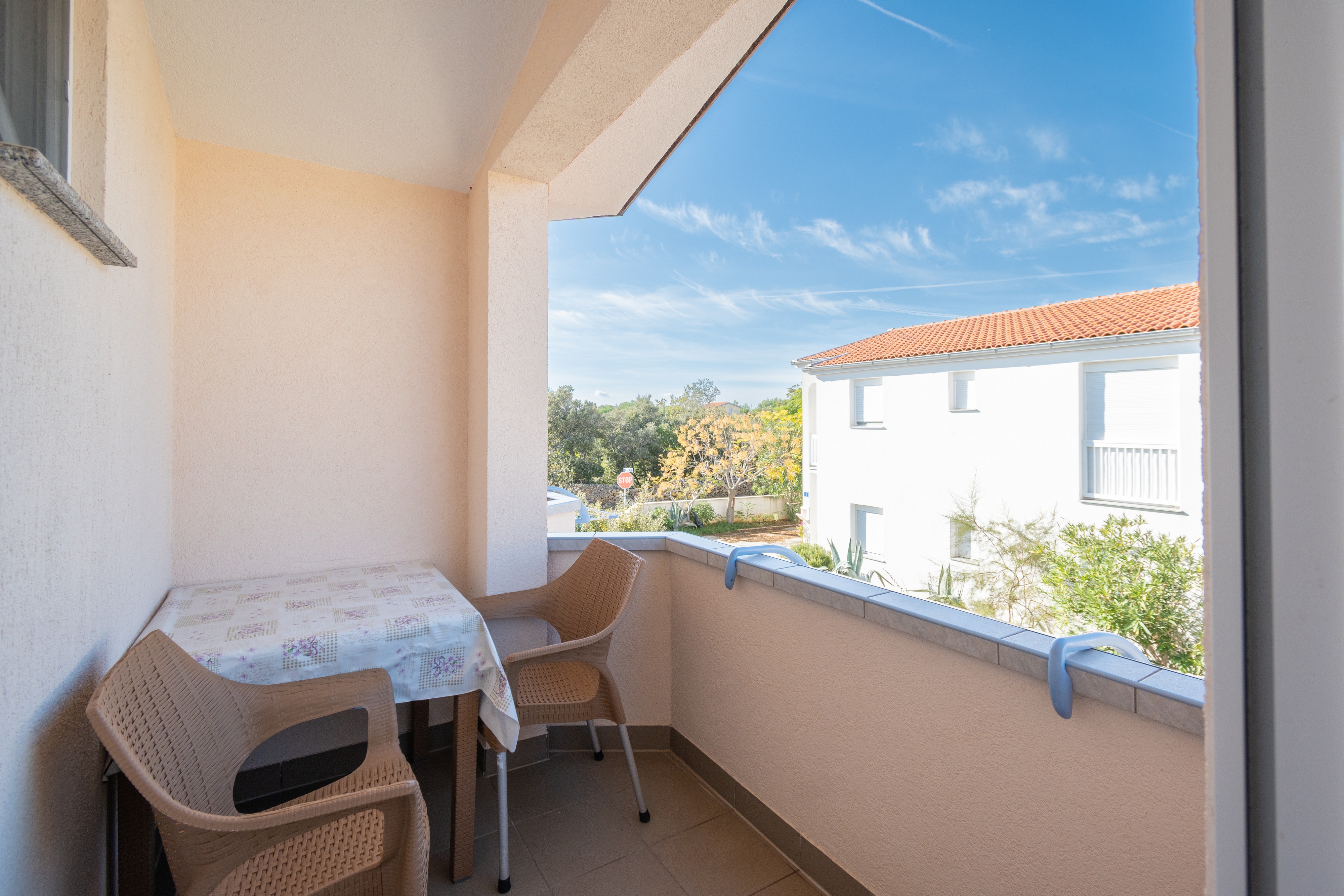 Studio flat with balcony Vir  AS-b