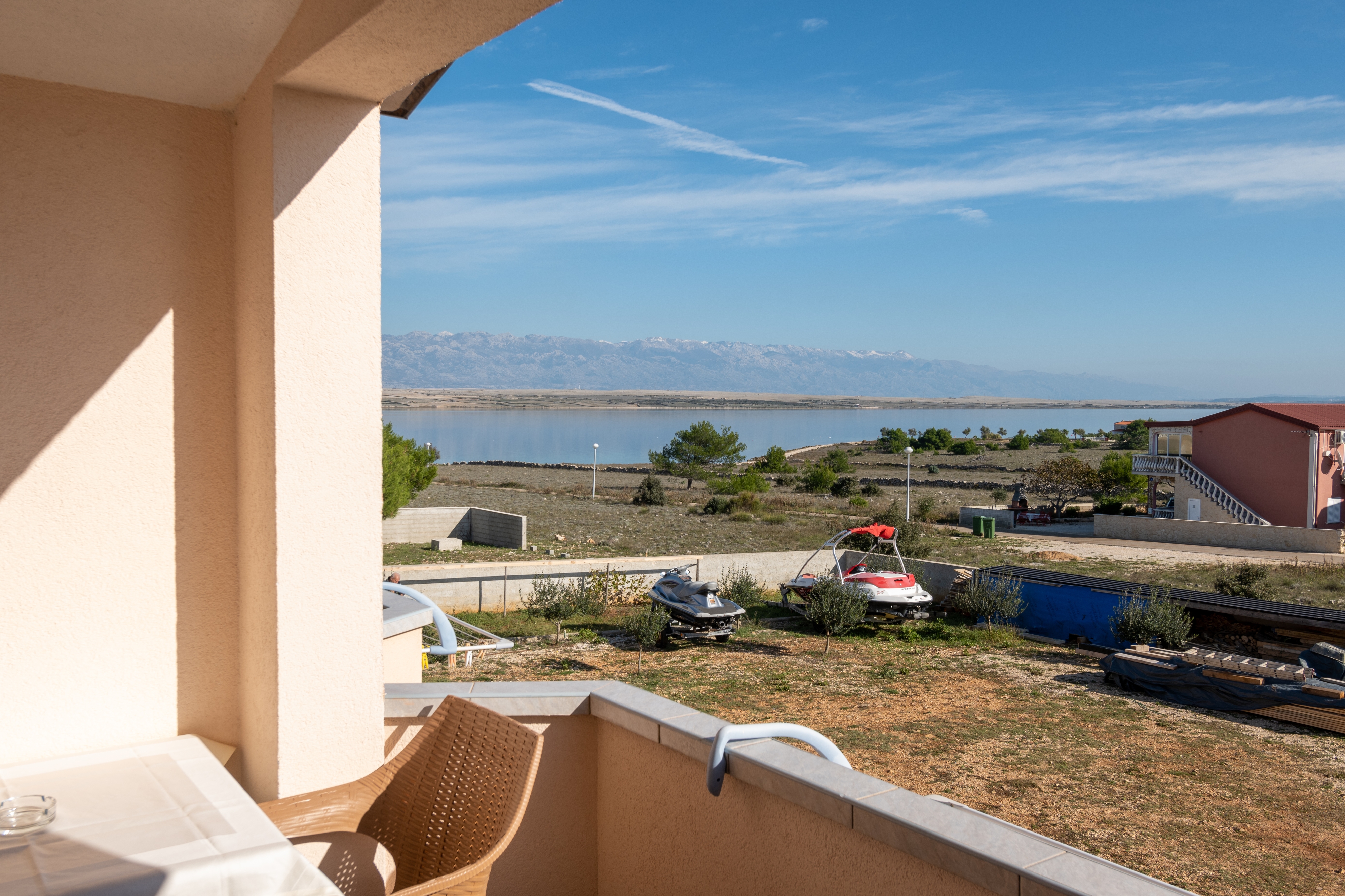 Studio flat with balcony Vir  AS-c