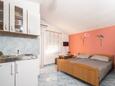 Ložnice Vir, Ložnice v ubytování typu studio-apartment, s klimatizací a WiFi.