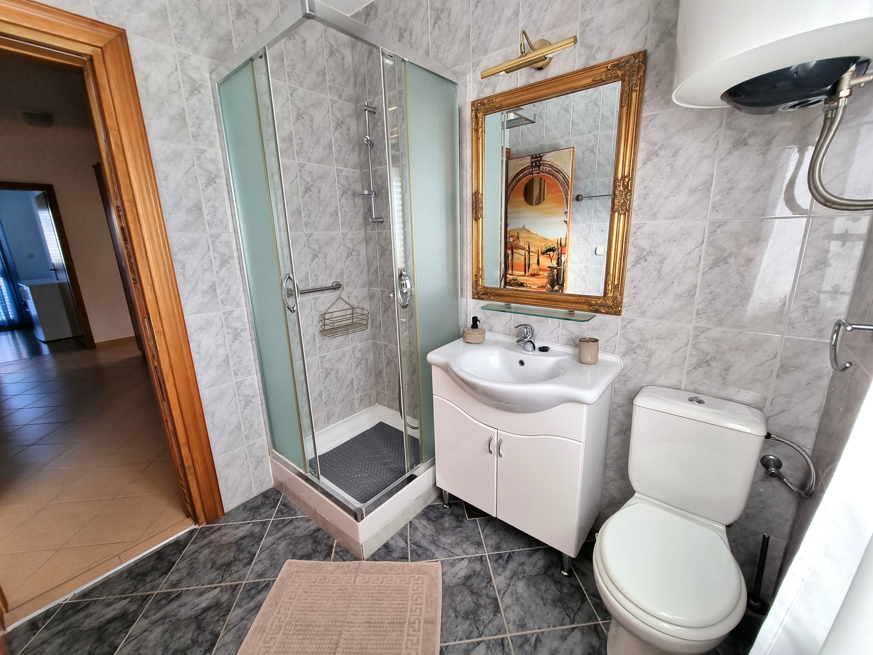 Three bedroom apartment with terrace Sabunike, Zadar  A-b