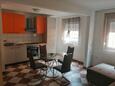 Kuchyně Vir, Kuchyně v ubytování typu apartment, domácí mazlíčci povoleni a WiFi.