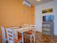 Dining room Mali Lošinj, Dining room in the apartment, air condition available and WiFi.