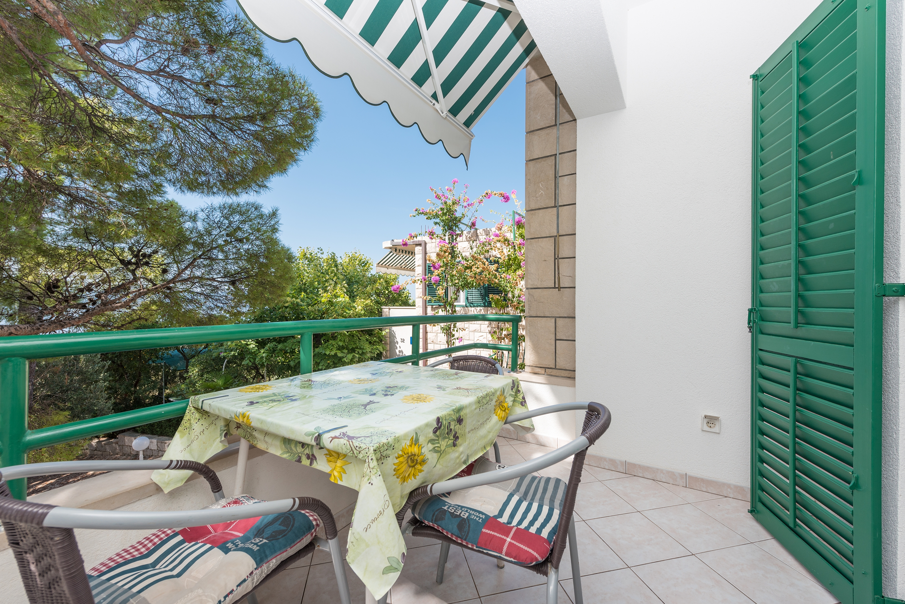 Studio flat with terrace and sea view Brela, Makarska  AS-b