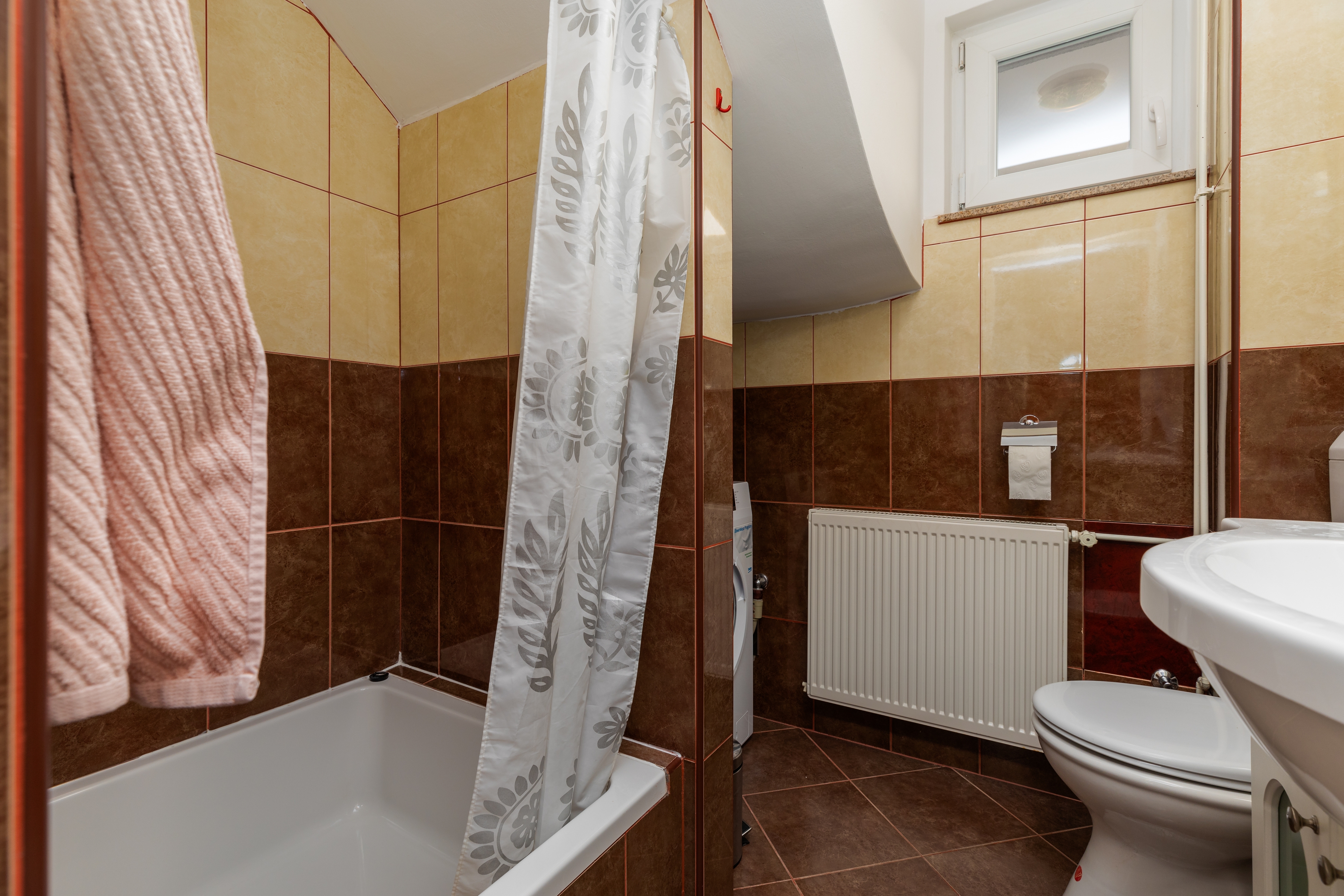 Three bedroom house with terrace Zagreb  K