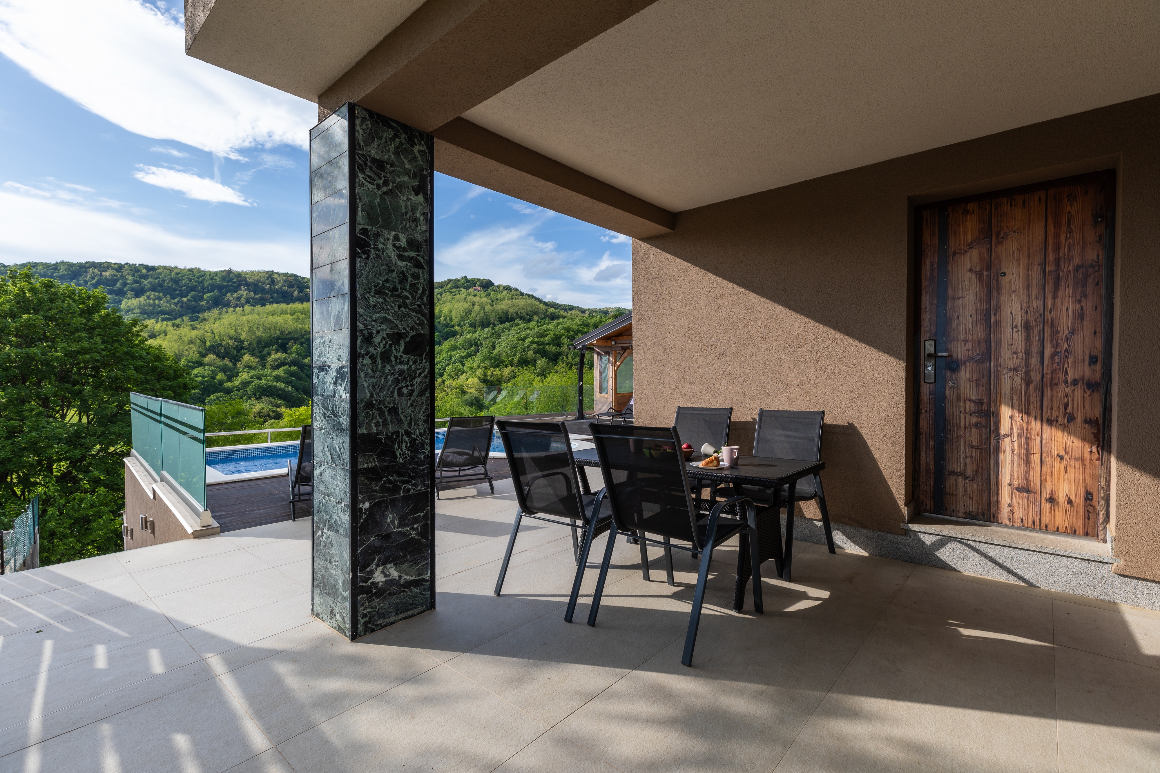 Three bedroom house with terrace Zagreb  K