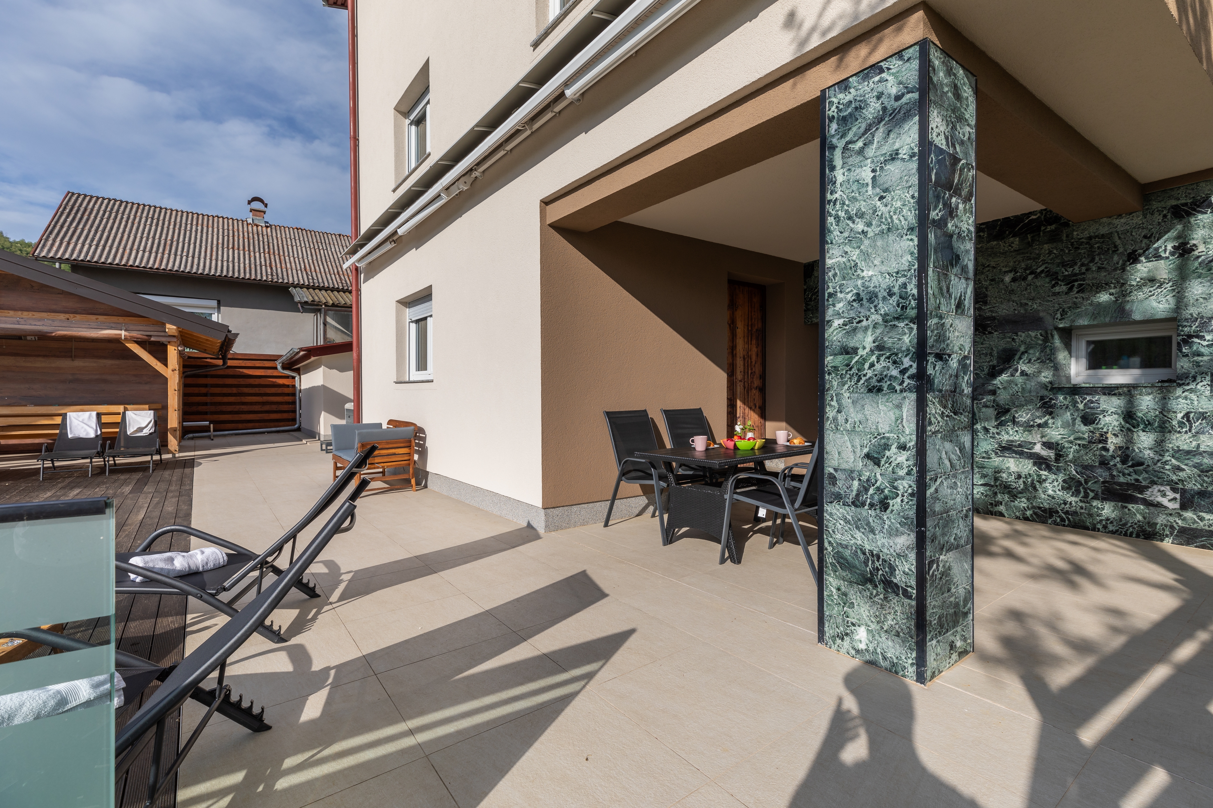 Three bedroom house with terrace Zagreb  K