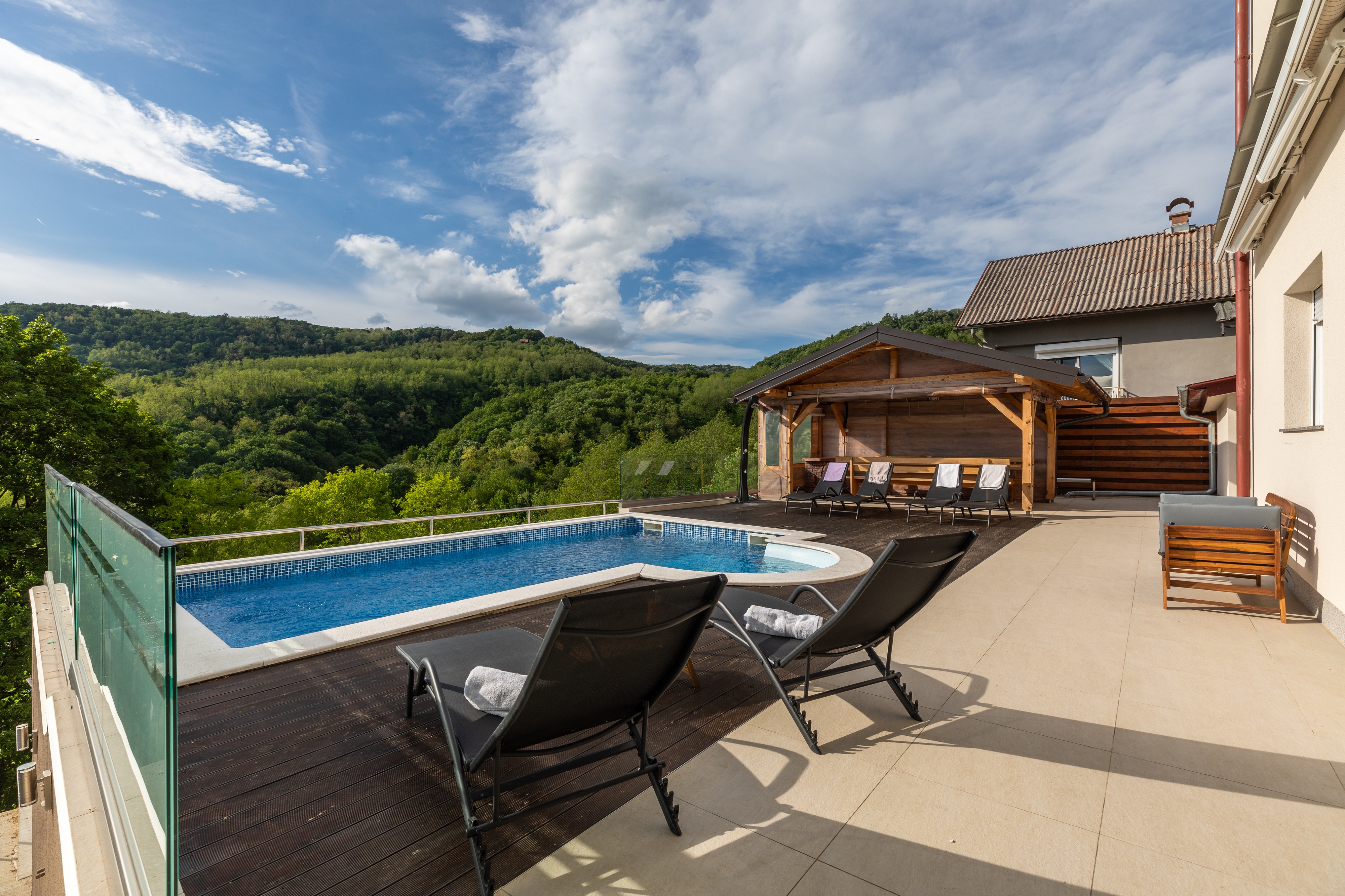 Three bedroom house with terrace Zagreb  K