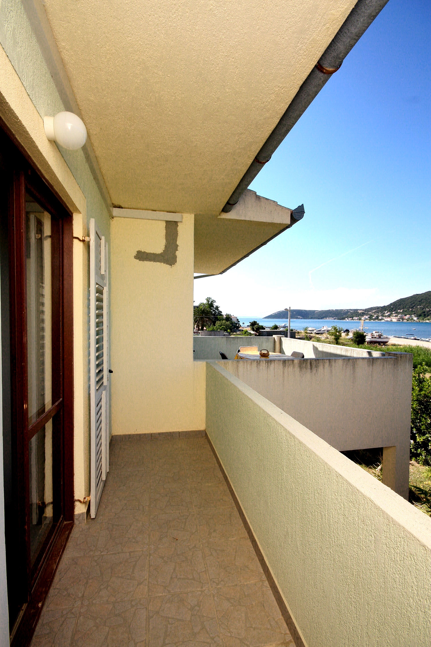 Two bedroom apartment with terrace and sea view Supetarska Draga - Donja, Rab  A-a