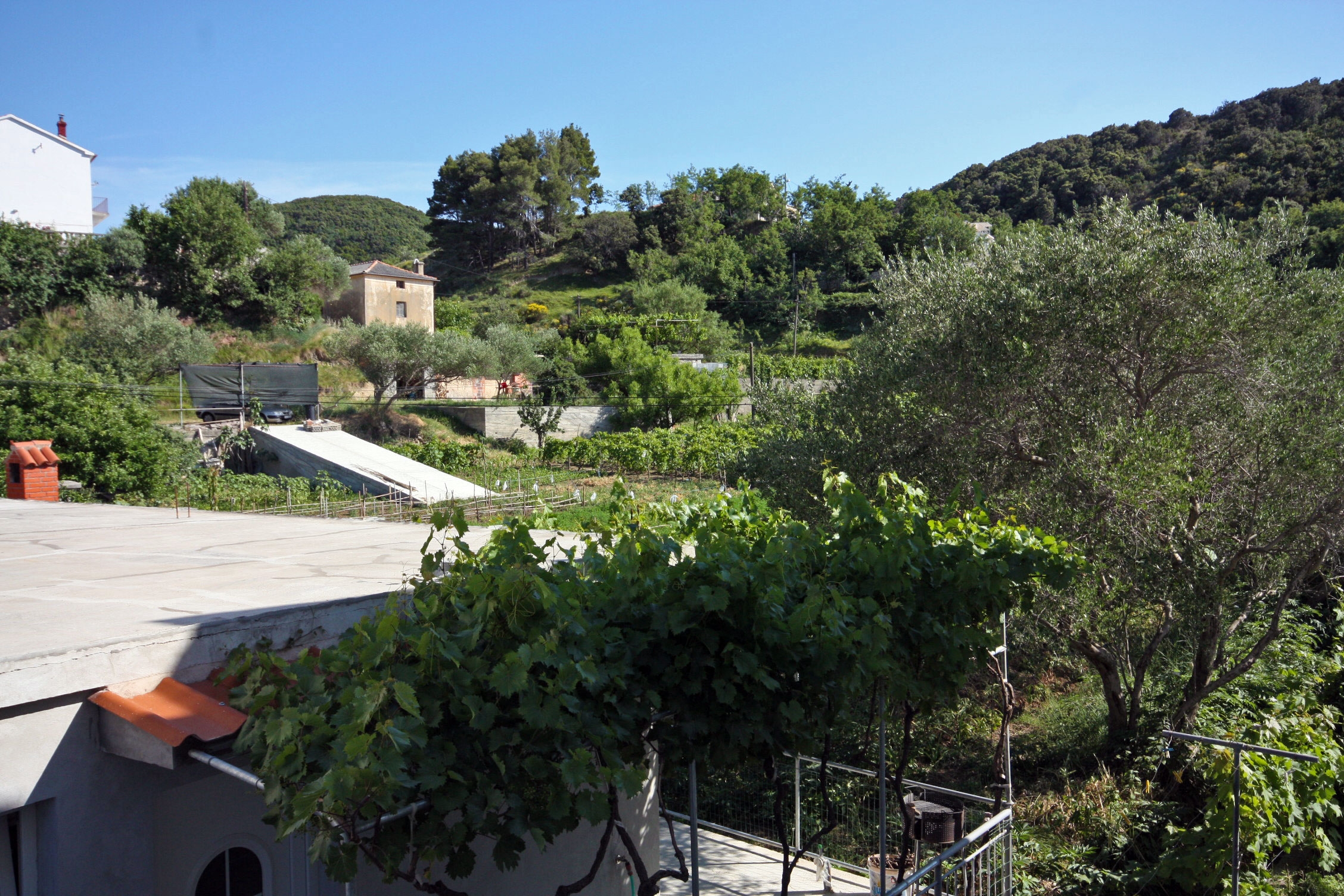 Two bedroom apartment with terrace and sea view Supetarska Draga - Donja, Rab  A-a