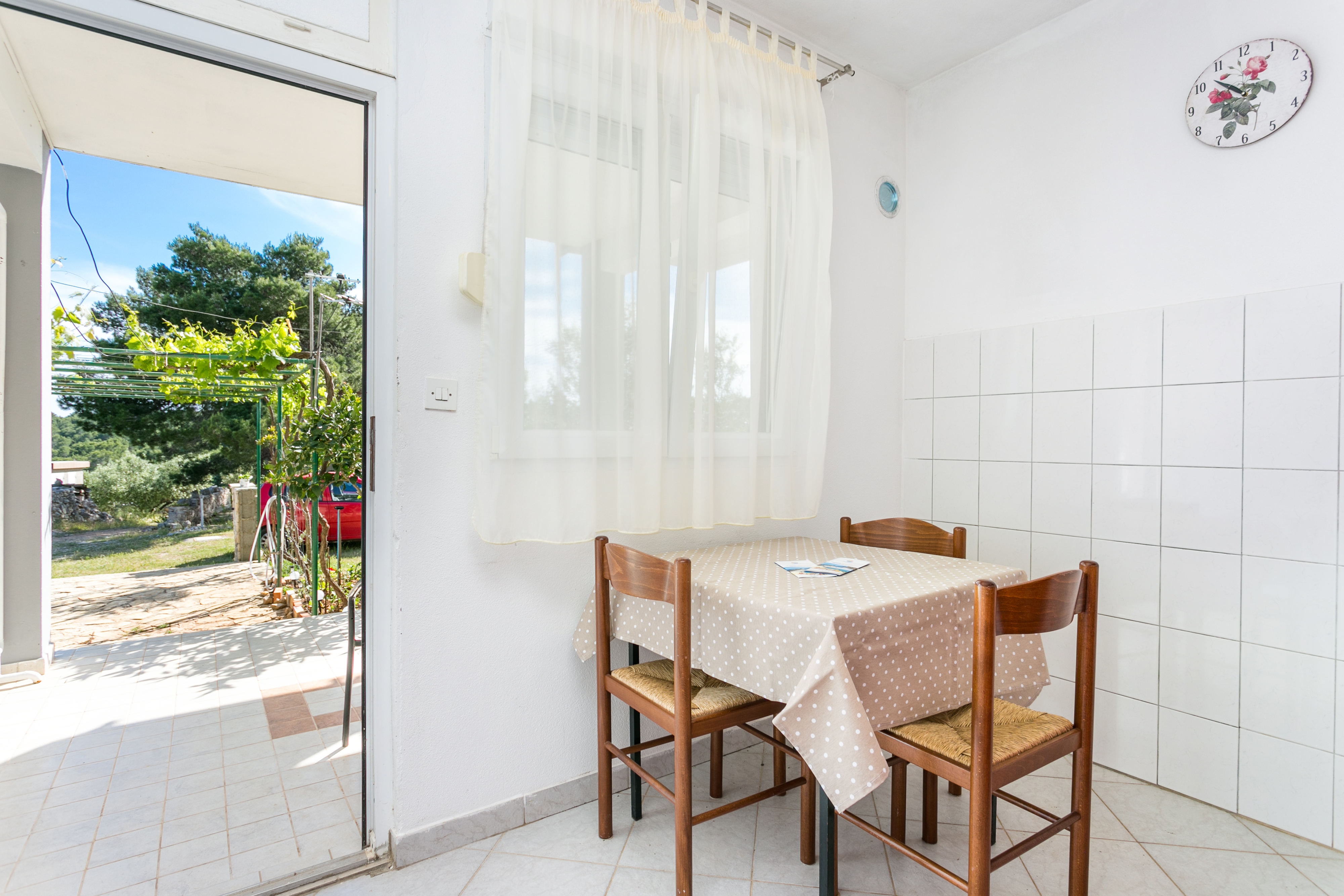 One bedroom apartment with terrace Cove Smrčeva, Brač (A-20193-b) One bedroom apartment with terrace Cove Smrčeva, Brač (A-20193-b)