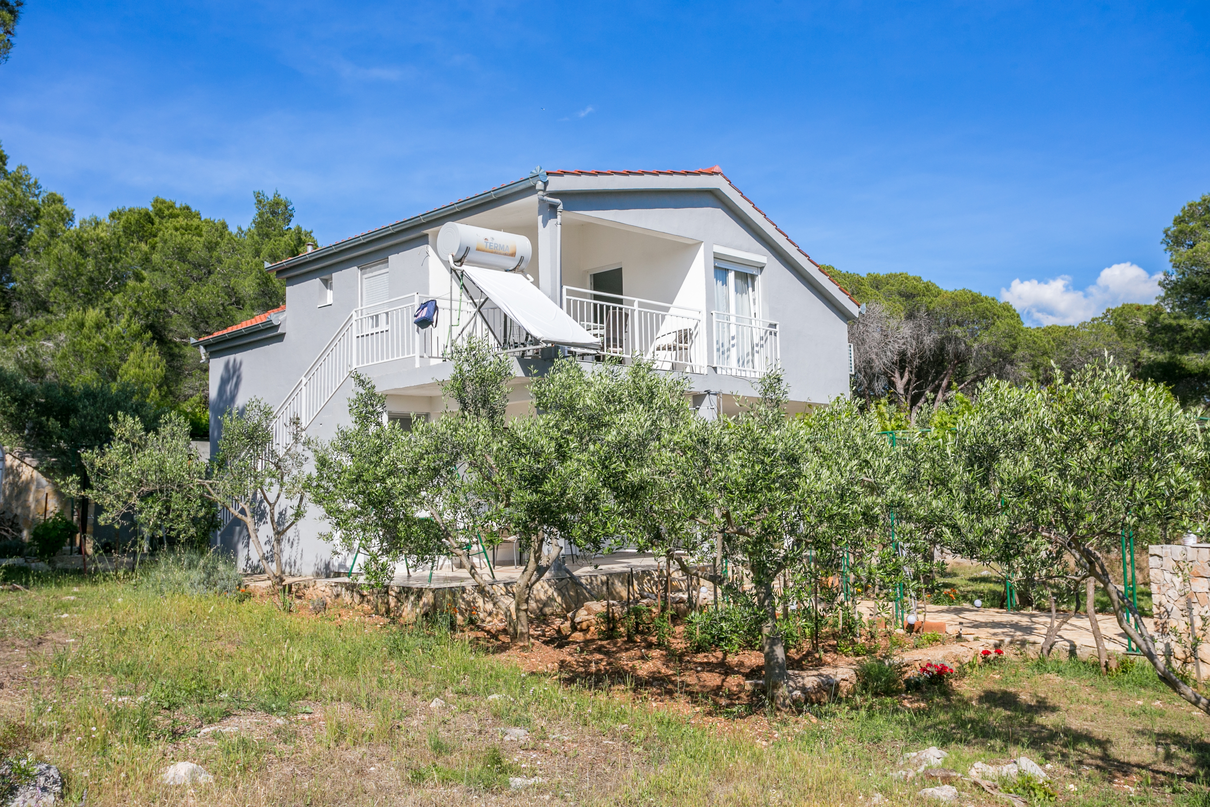 One bedroom apartment with terrace Cove Smrčeva, Brač (A-20193-b) One bedroom apartment with terrace Cove Smrčeva, Brač (A-20193-b)