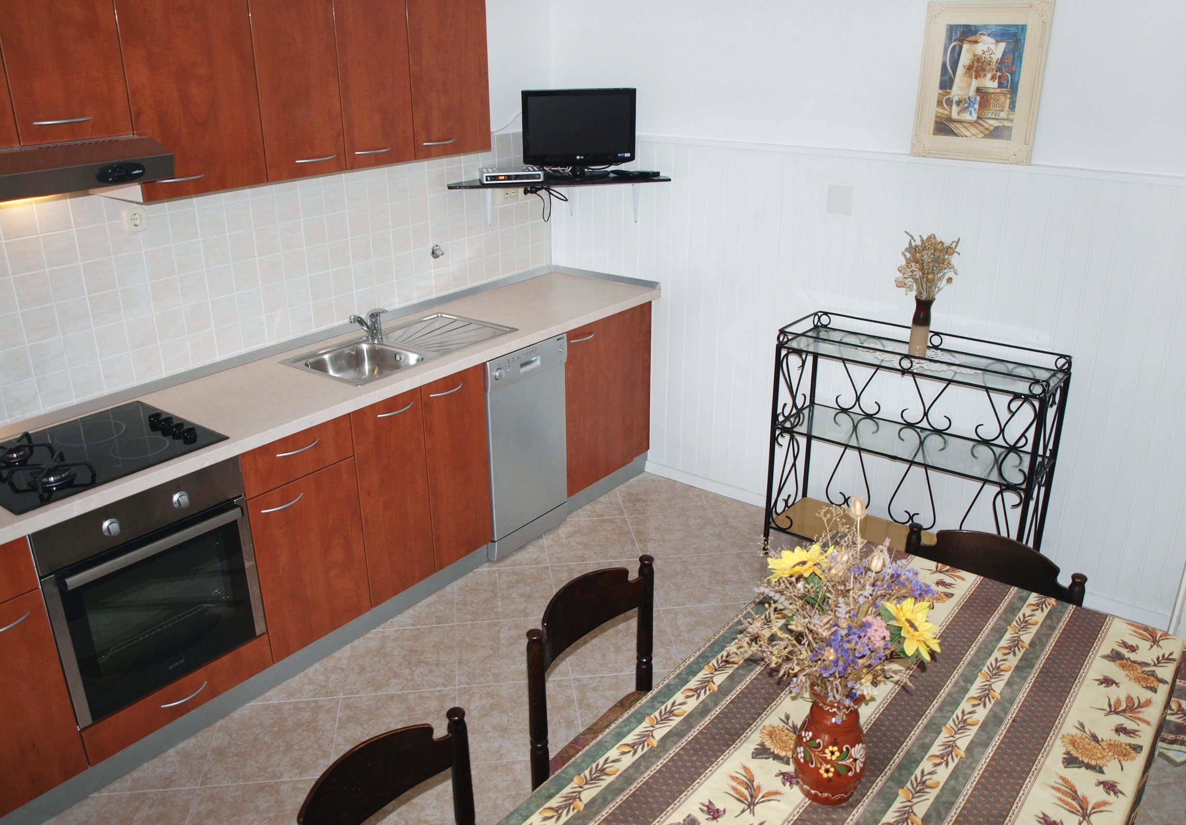 Three bedroom apartment near beach Supetarska Draga - Donja, Rab  A-a