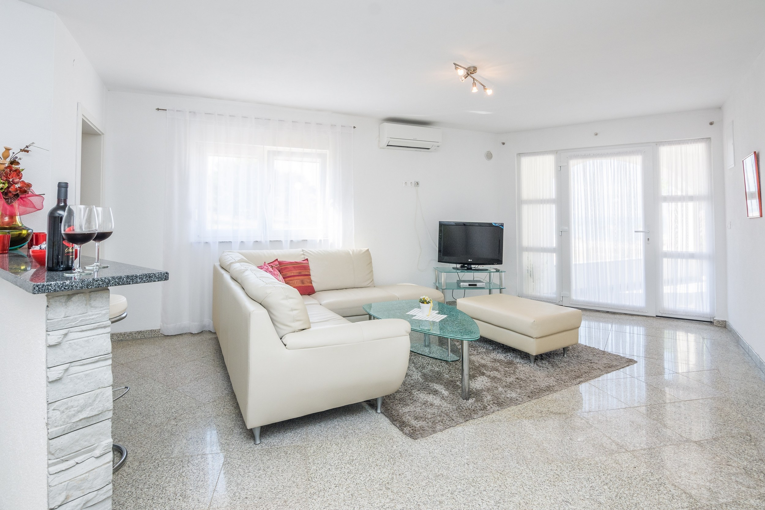 Two bedroom apartment near beach Vir - Lozice, Vir (A-20202-b) Two bedroom apartment near beach Vir - Lozice, Vir (A-20202-b)