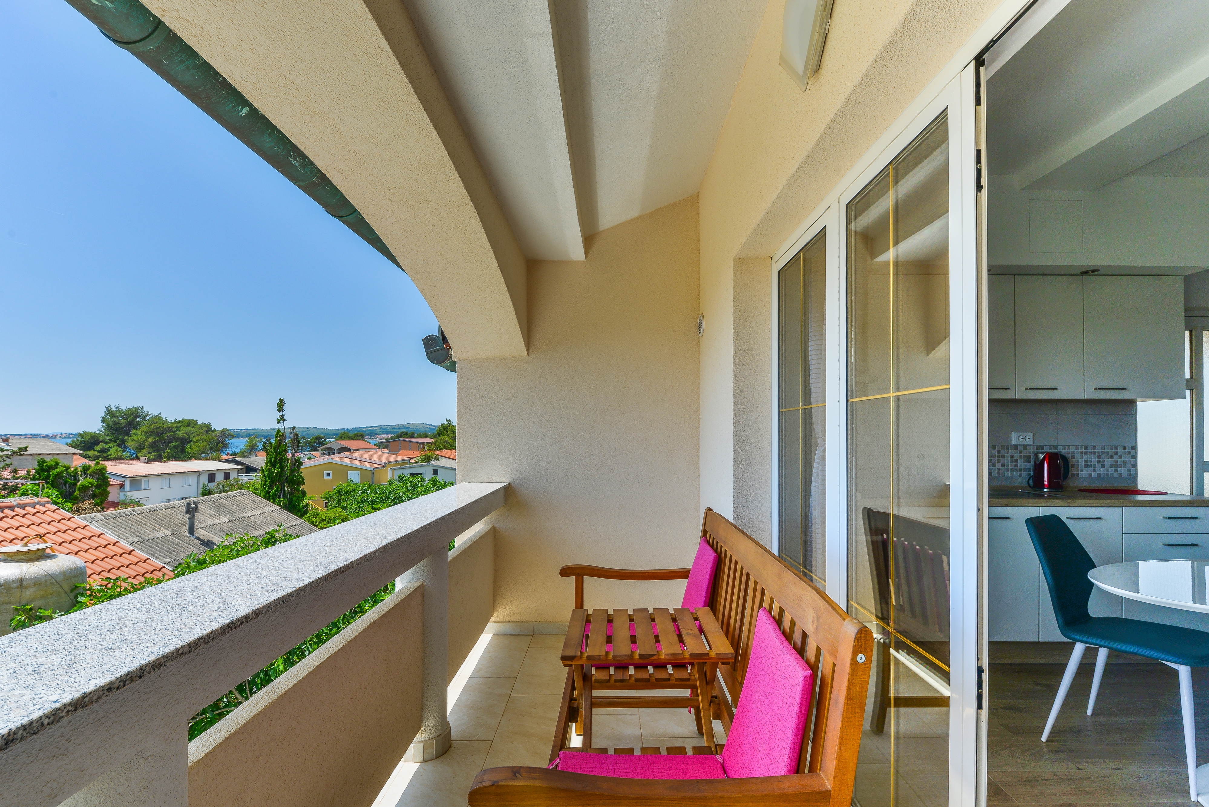 Studio flat with balcony and sea view Vir  AS-a