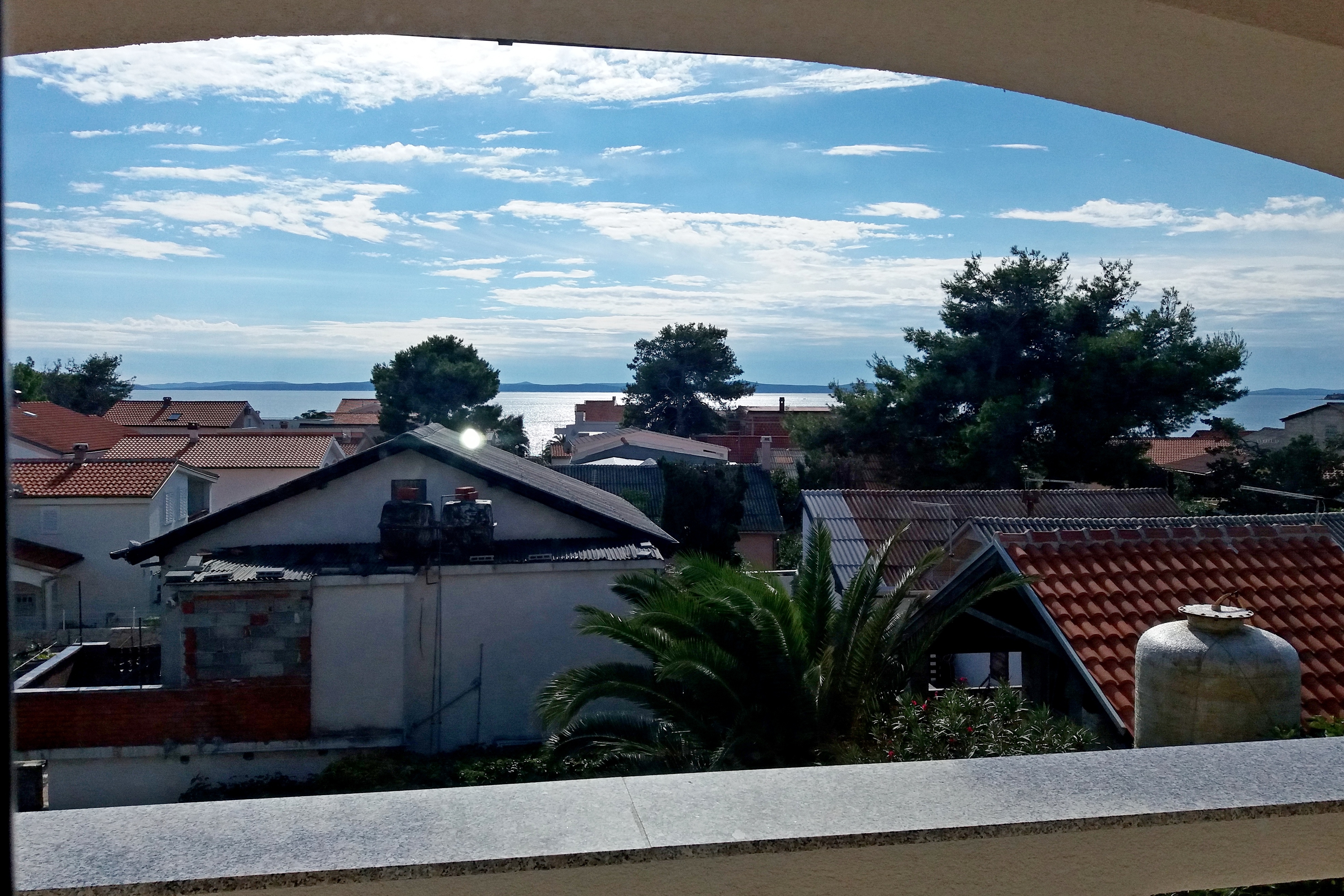 Studio flat with balcony and sea view Vir  AS-a