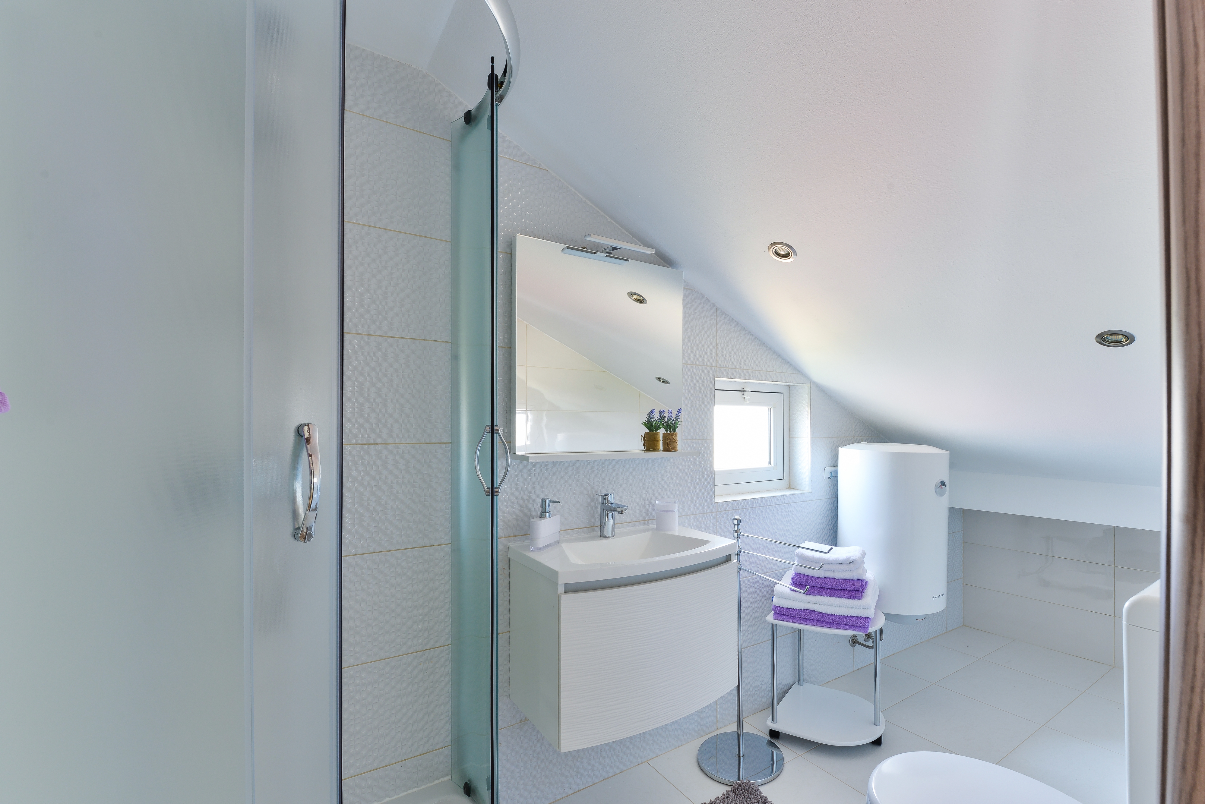 Studio flat with balcony and sea view Vir  AS-a