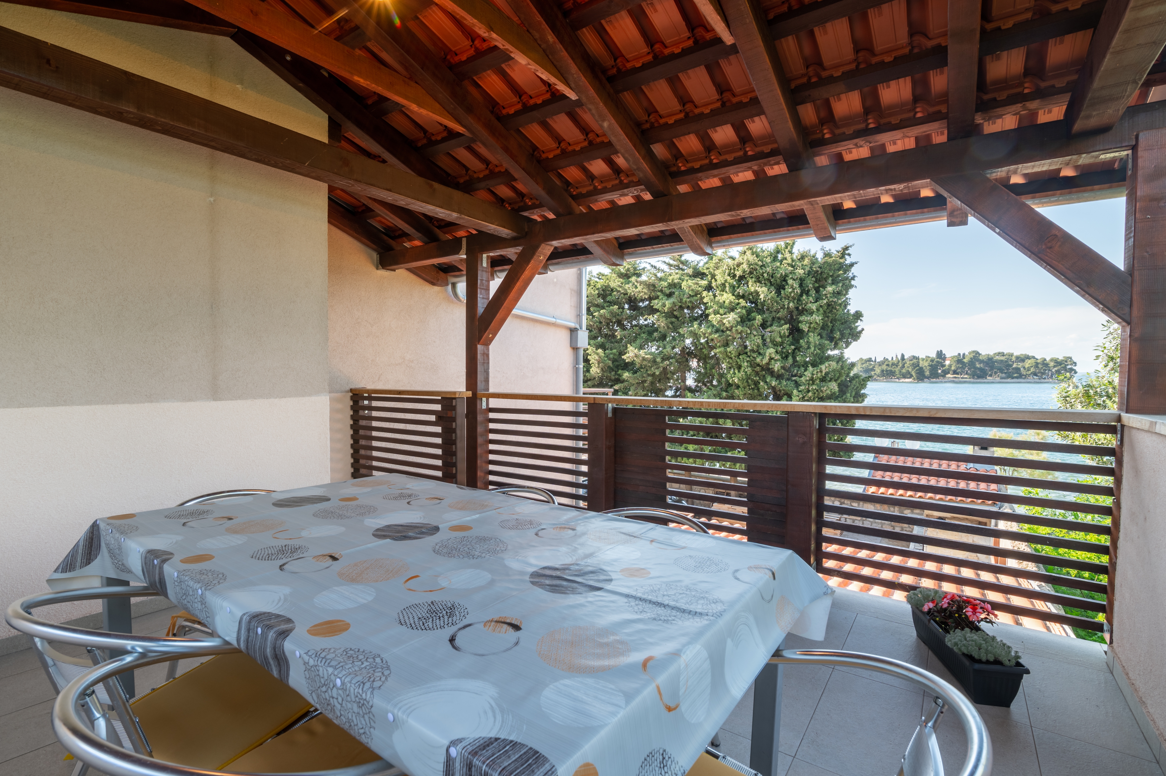 Three bedroom apartment near beach Preko, Ugljan  A-a