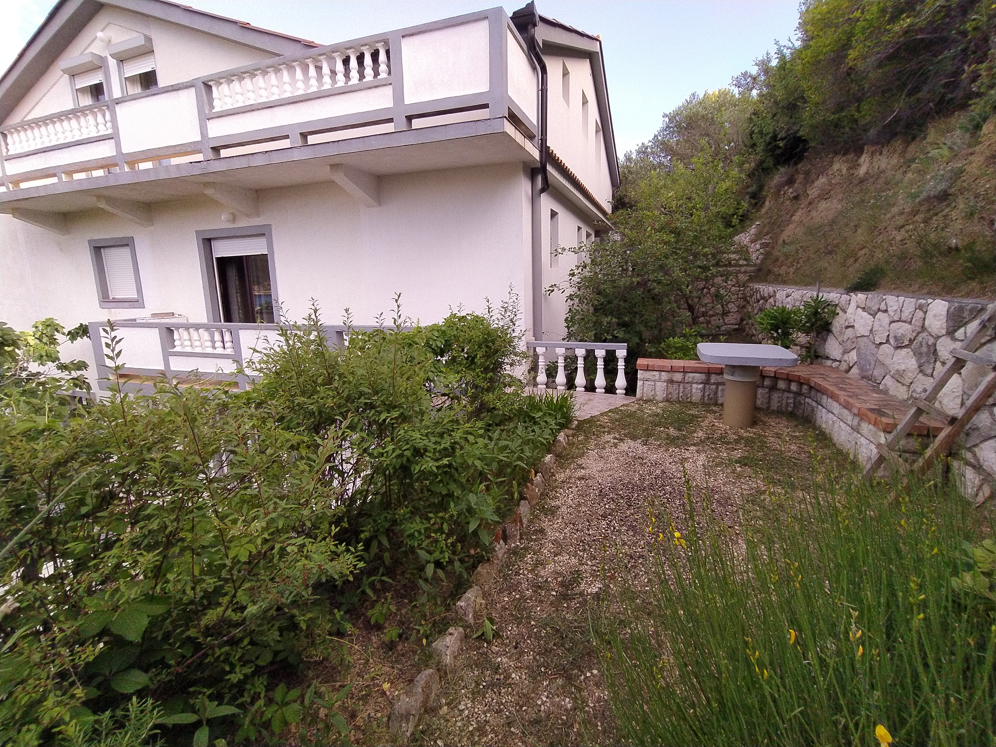 One bedroom apartment with terrace and sea view Supetarska Draga - Donja, Rab  A-b