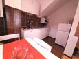 Supetarska Draga - Donja, Dining room in the studio-apartment, WiFi.