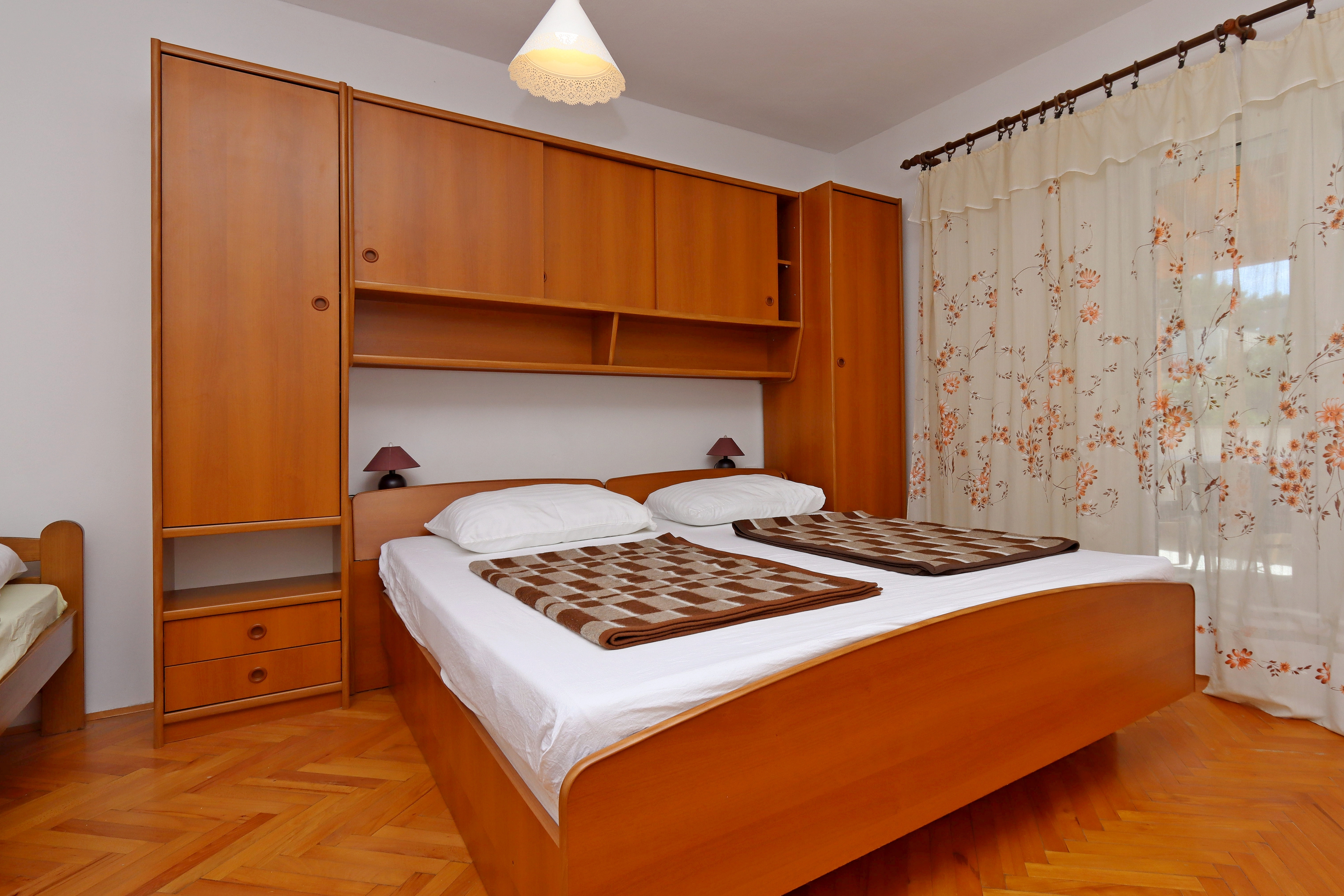 Two bedroom apartment with terrace and sea view Rab (A-20222-b)