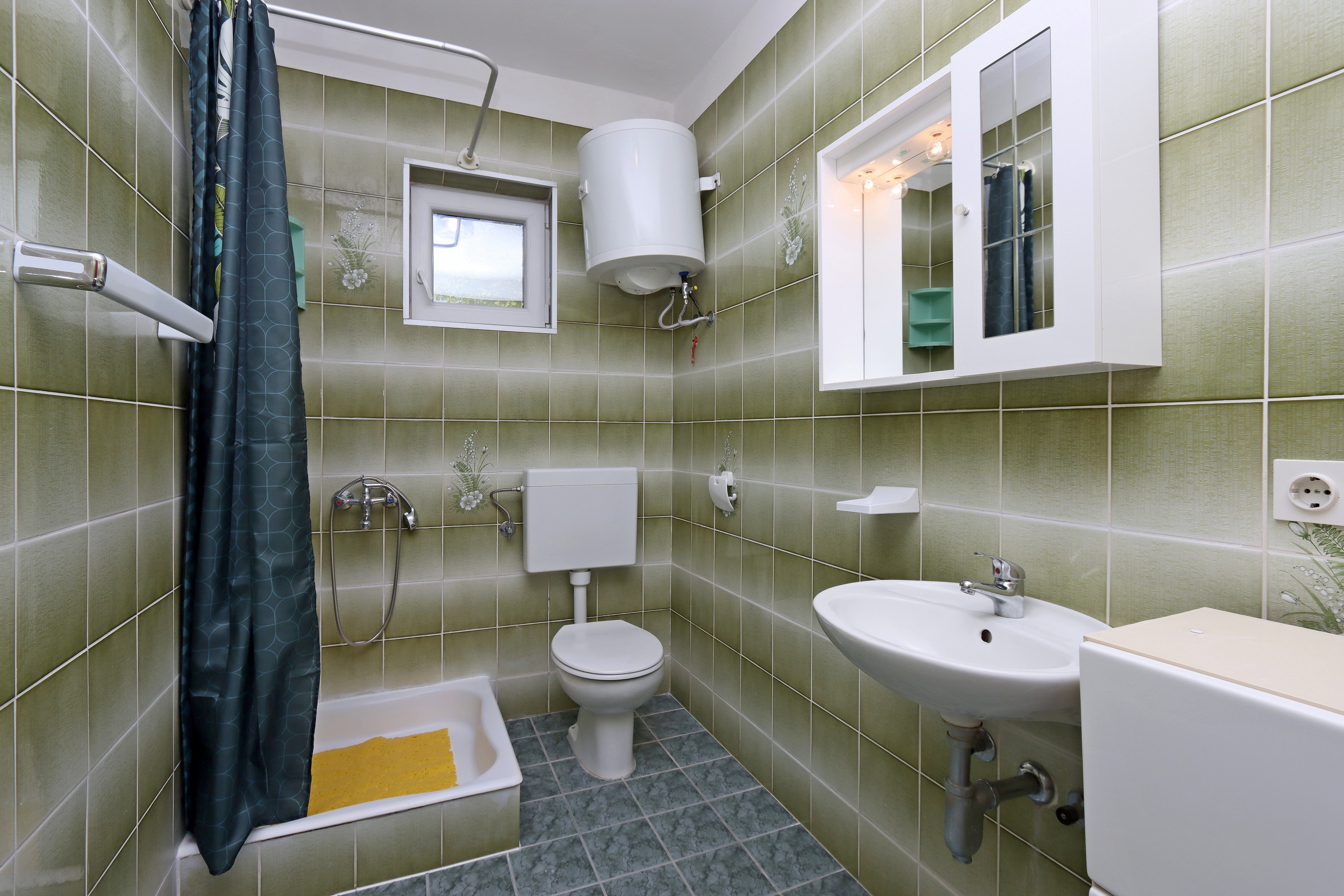Two bedroom apartment with terrace Rab  A-c