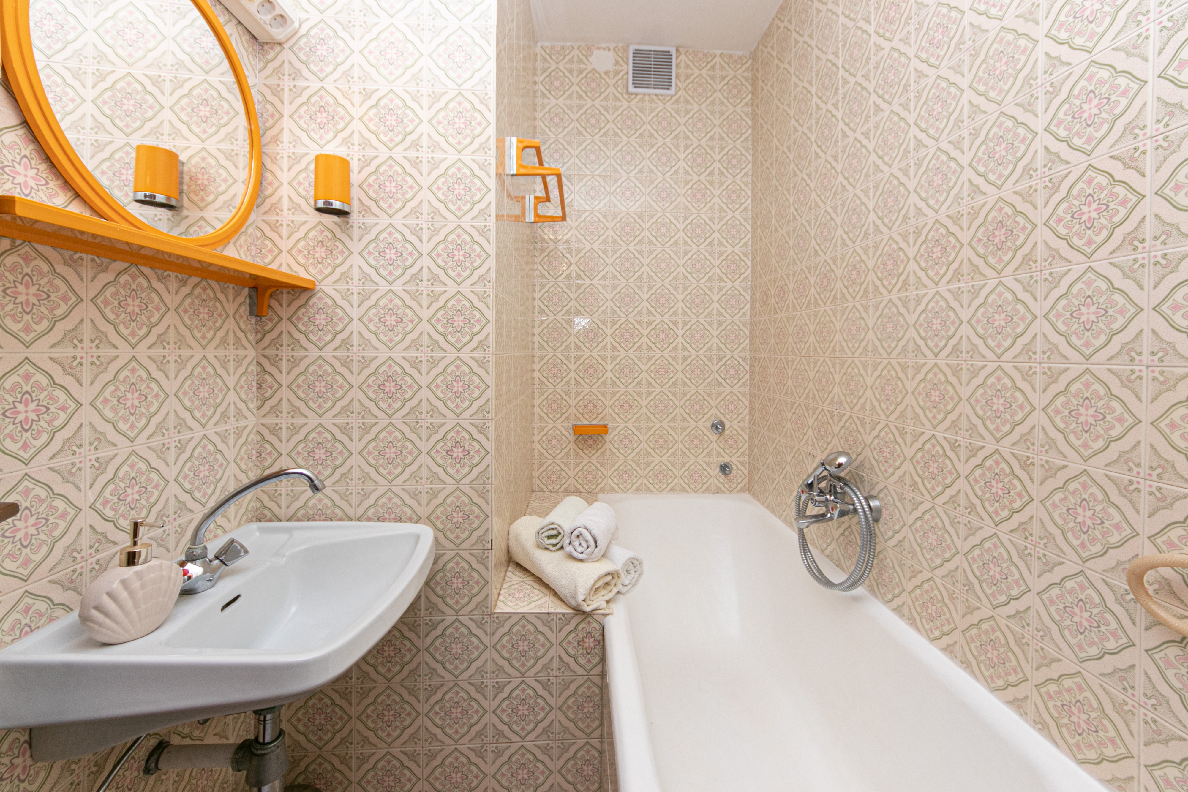 Two bedroom apartment with terrace and sea view Brela, Makarska  A-a
