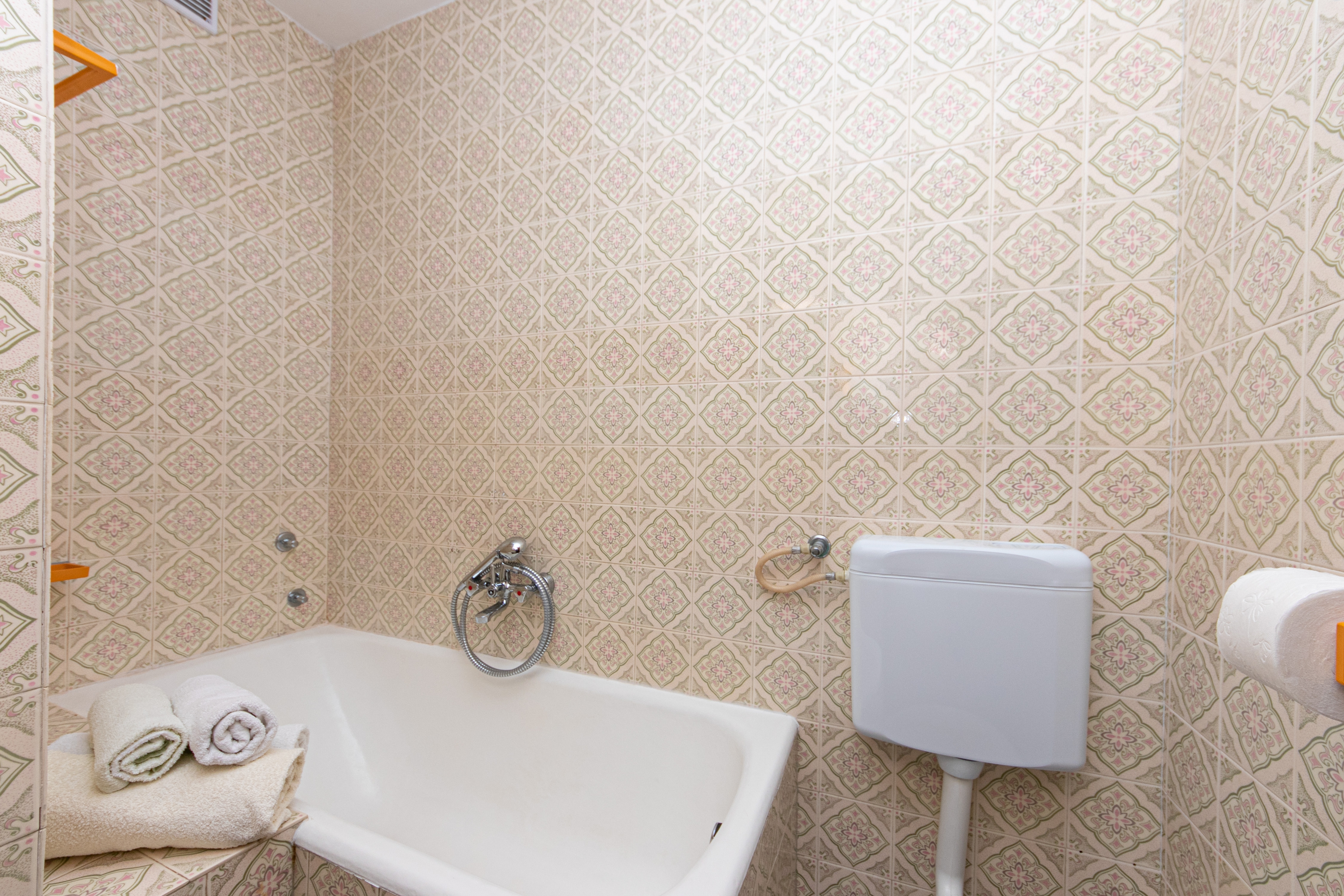 Two bedroom apartment with terrace and sea view Brela, Makarska  A-a