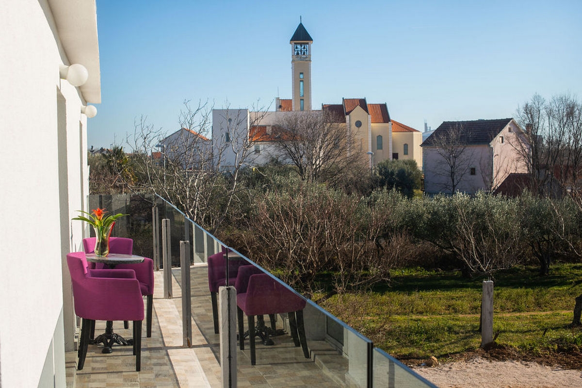 Comfortable and spacious house with terrace and sea view Čista Velika, Vodice  K