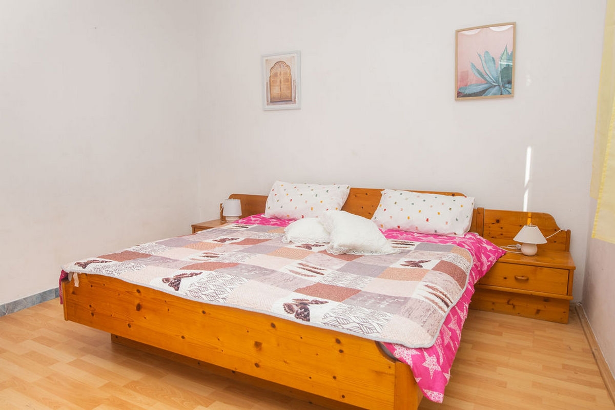 Comfortable and spacious house with terrace and sea view Čista Velika, Vodice  K