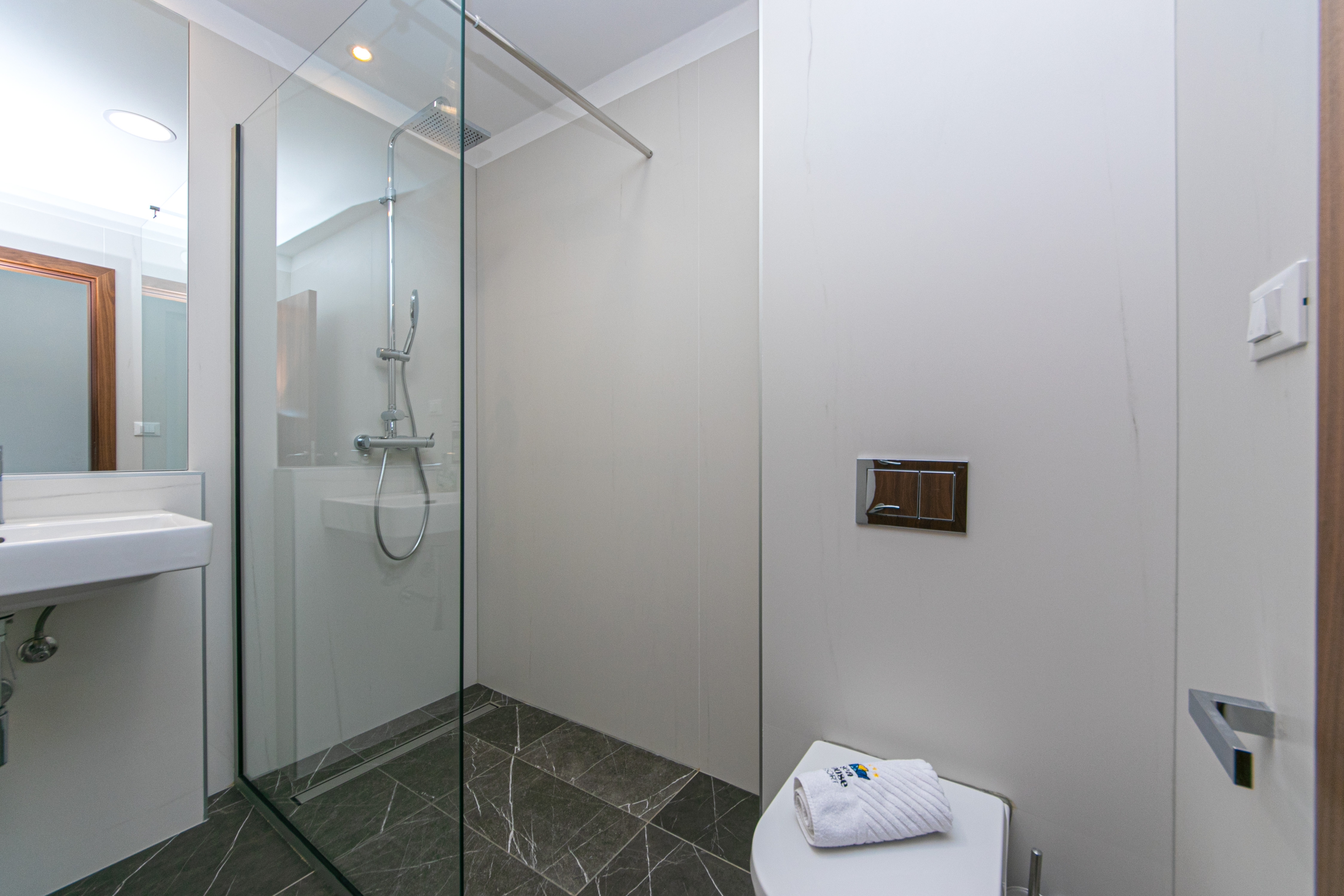 Two bedroom apartment with terrace and sea view Brela, Makarska  A-a